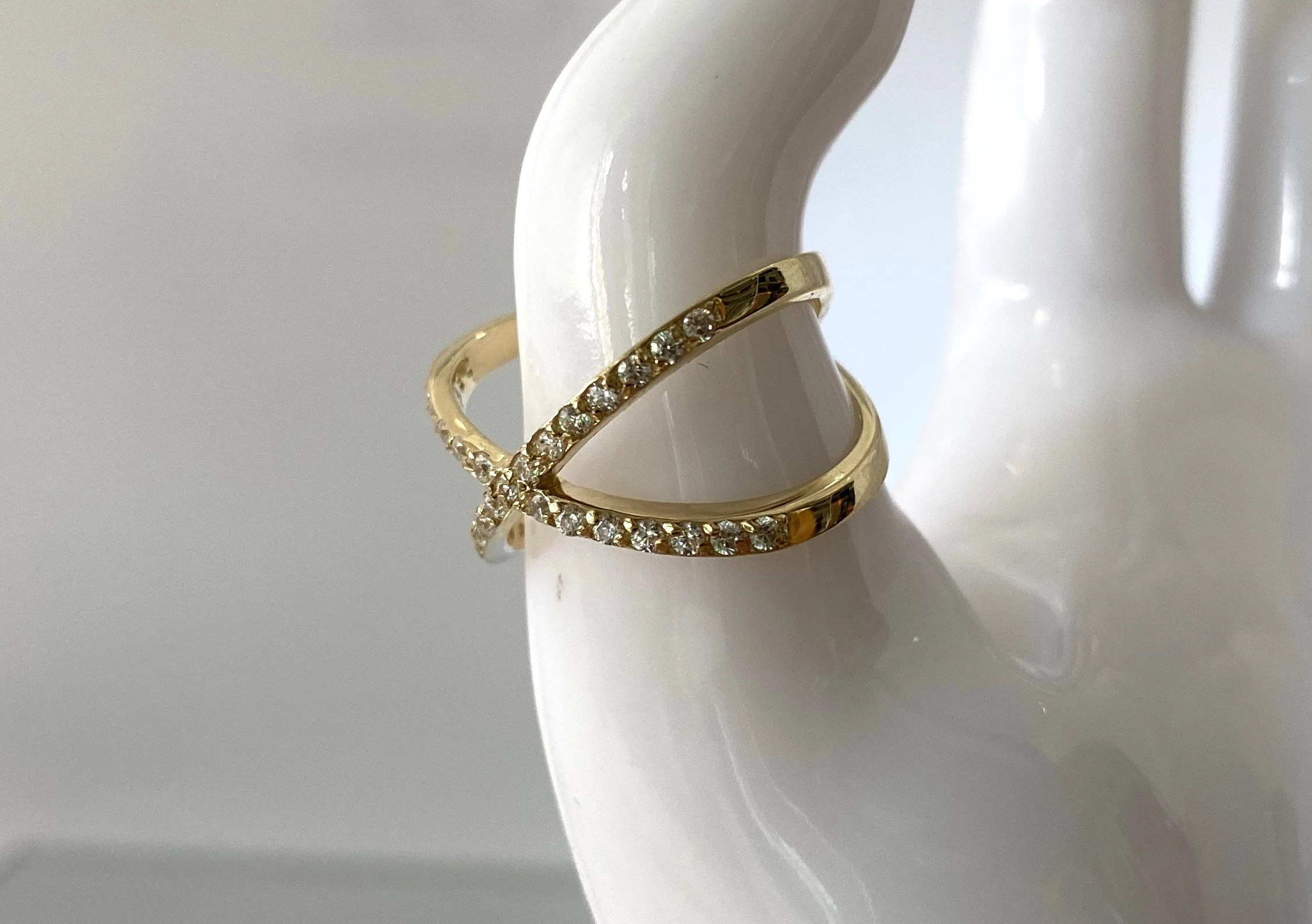 zloty-pierscionek-nieskonczonosc-z-cyrkoniami-r18-stan-uzywany