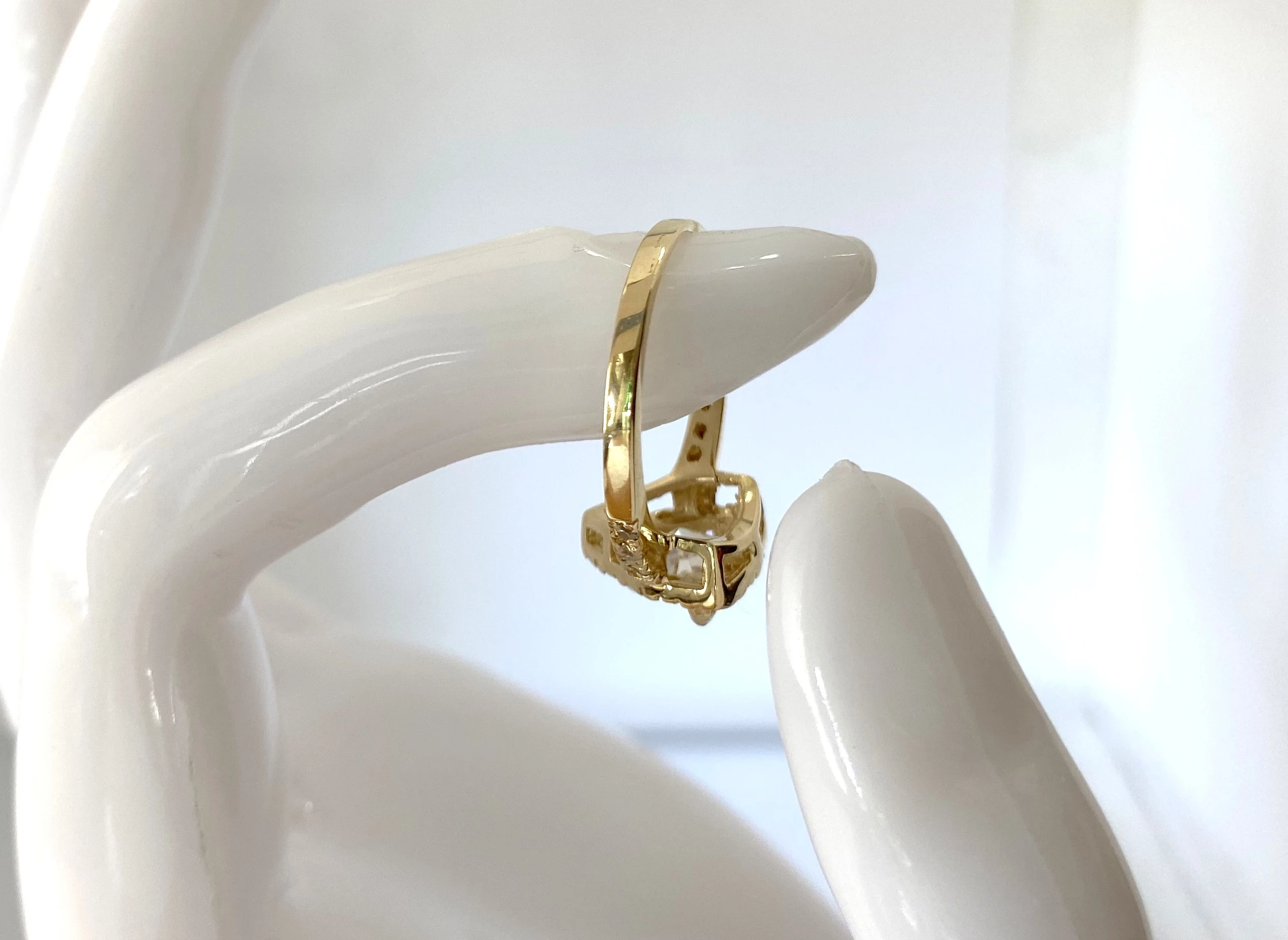 zloty-pierscionek-trojkat-z-cyrkoniami-585r15-rodzaj-wyrob-jubilerski