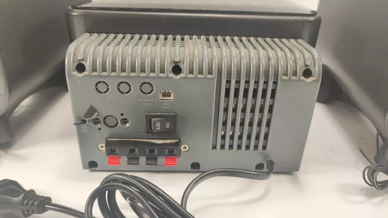 MINIWIEŻA GRUNDIG VARIXX UMS 4810 SPCD GŁOŚNIKI