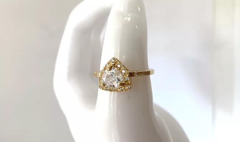 zloty-pierscionek-trojkat-z-cyrkoniami-585r15-pilsudskiego-13a-sj-ostroleka