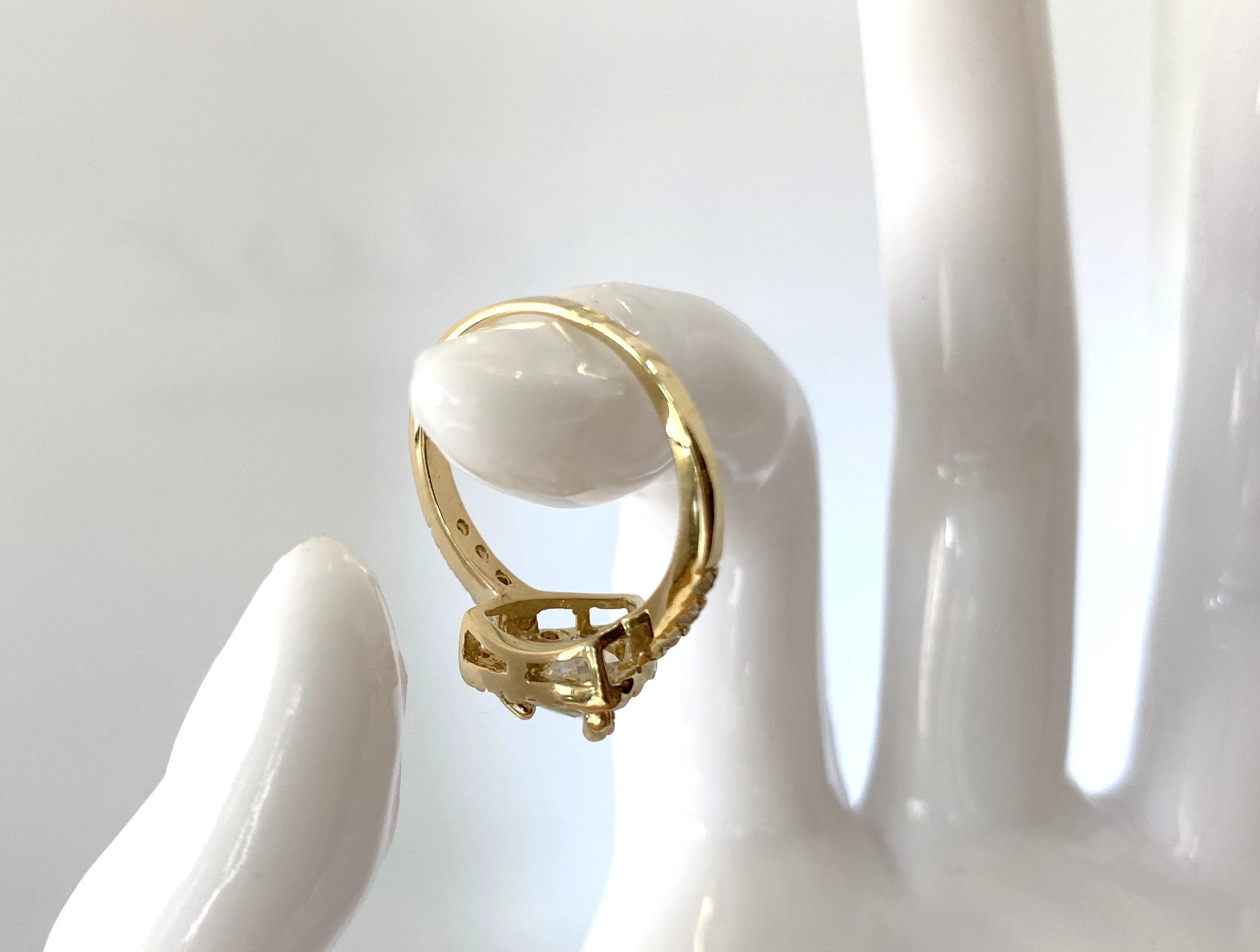 zloty-pierscionek-trojkat-z-cyrkoniami-585r15-stan-uzywany