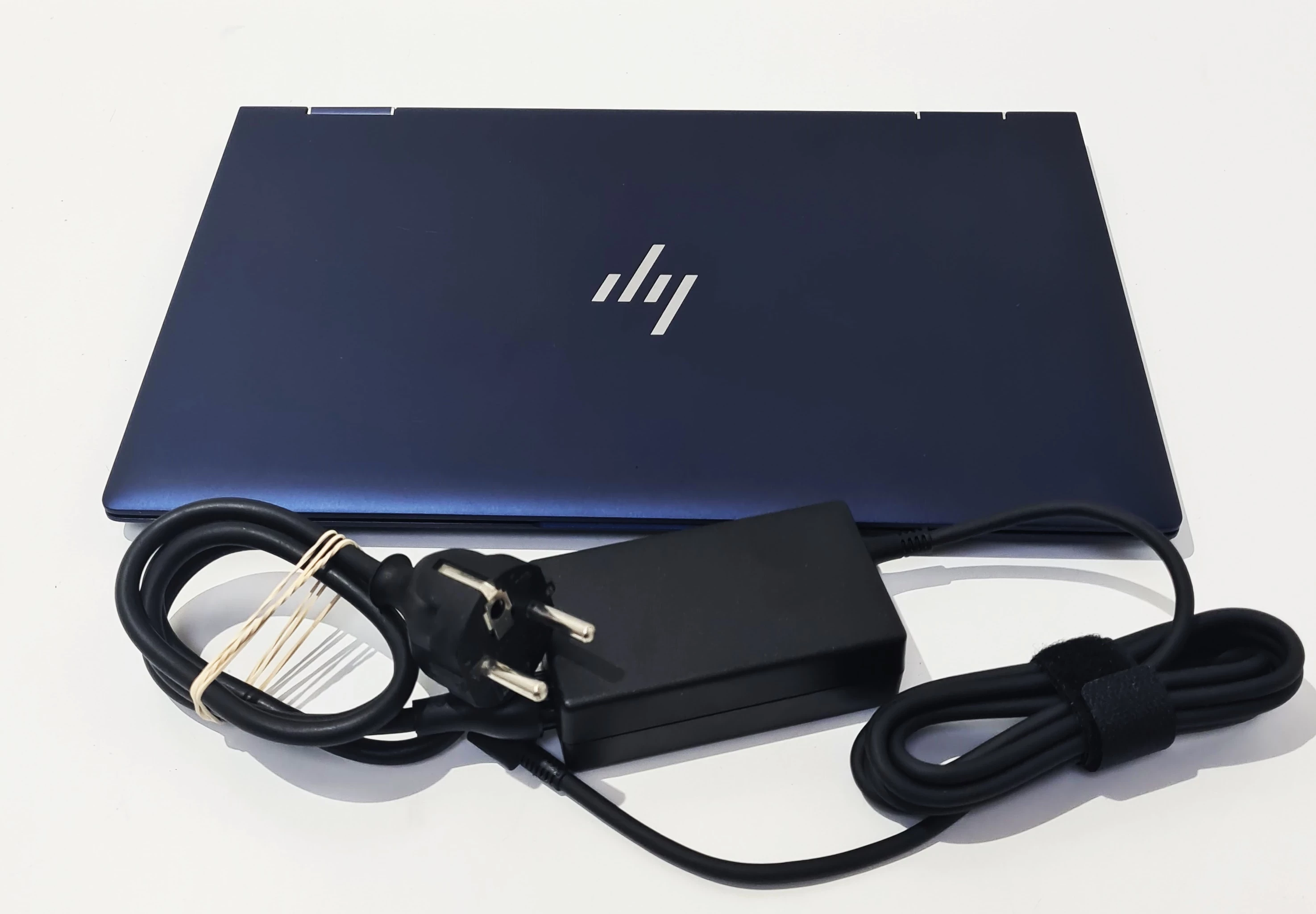 laptop-hp-elite-dragonfly-i516-gb-ram256-gb-ssd-ean-gtin-0194721343536
