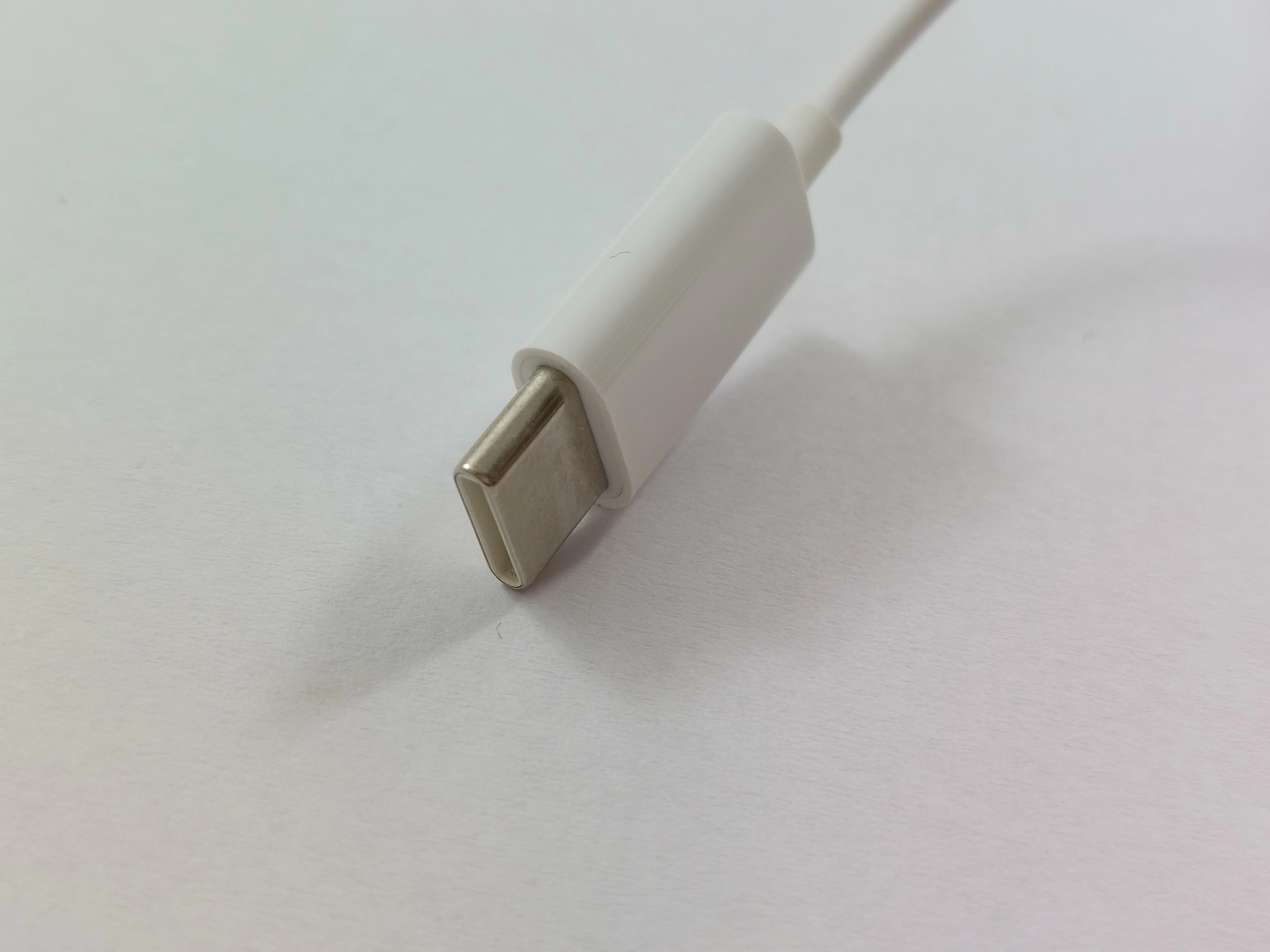 sluchawki-douszne-biale-usb-c-marka-248811-1948550