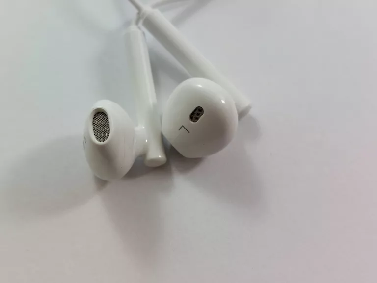 sluchawki-douszne-biale-usb-c-rodzaj-sluchawek-203681-217749