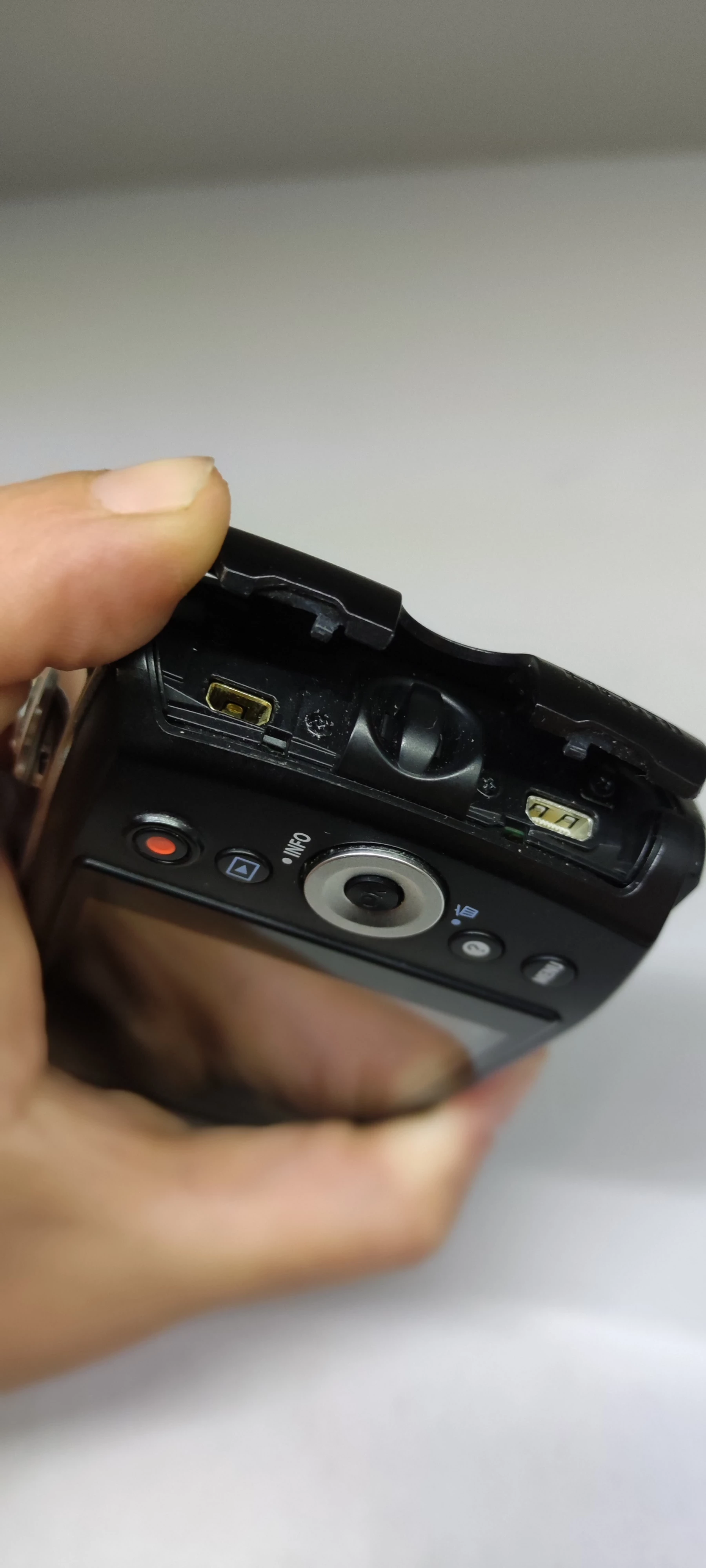 aparat-olympus-vh-510-full-hd-nie-laduje-bateria-stabilizacja-optyczna-obiektywu