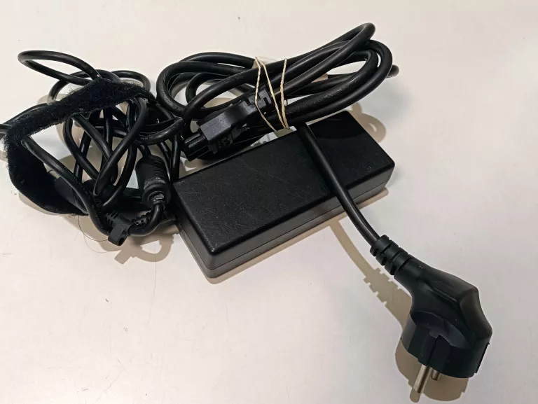 laptop-hp-compaq-presario-cq61-przekatna-ekranu-156