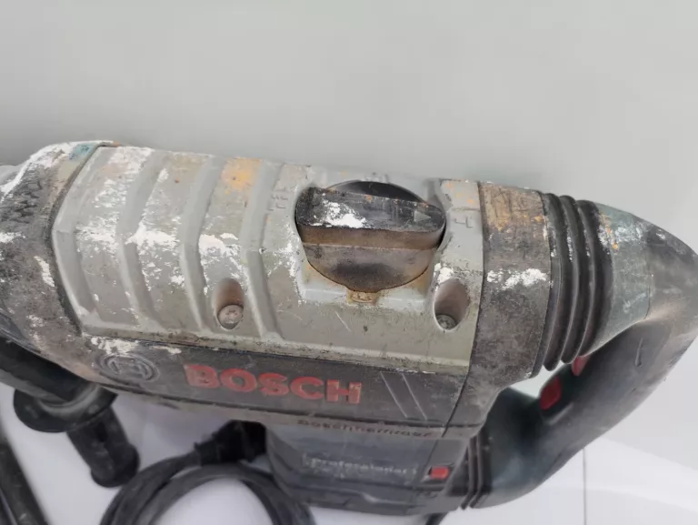 MŁOT UDAROWO-OBROTOWY BOSCH GBH 8-45 DV SDS-MAX