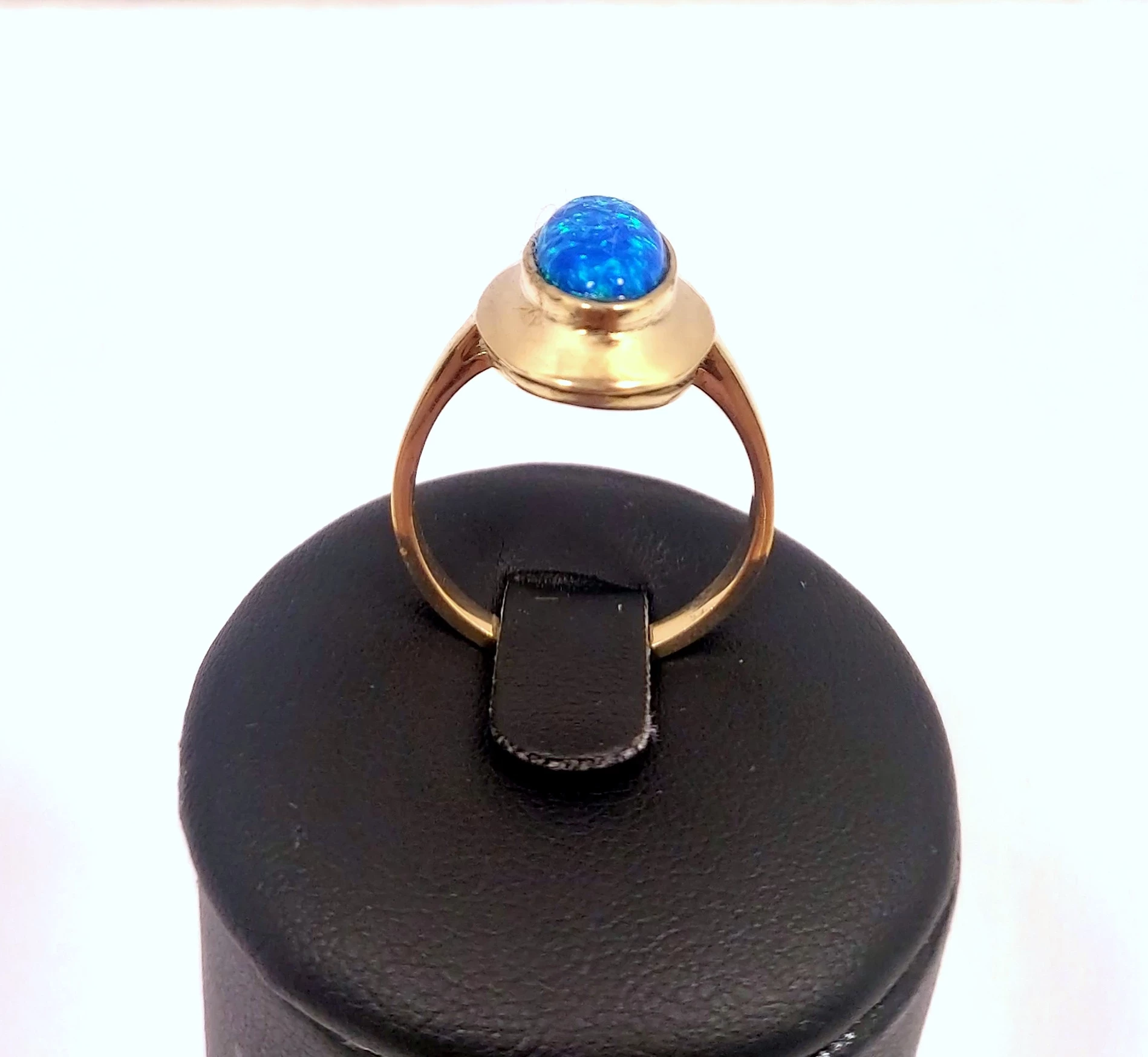 pierscionek-z-niebieskim-kamieniem-585-498g-r19-stan-11323-238058