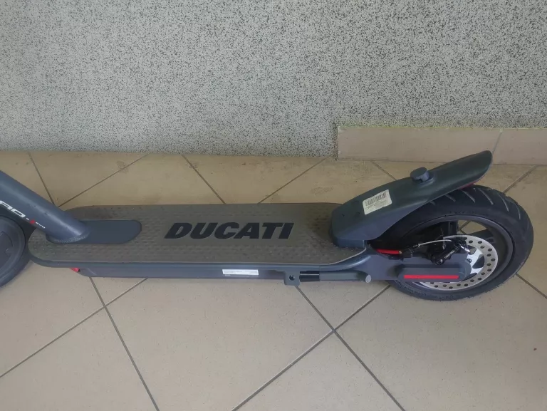 HULAJNOGA ELEKTRYCZNA DUCATI PRO 1 EVO JAK NOWA