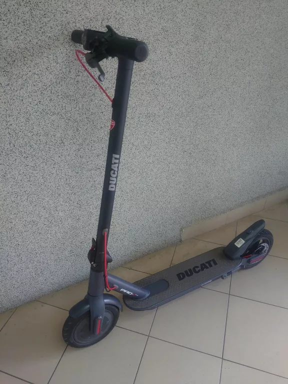 hulajnoga-elektryczna-ducati-pro-1-evo-jak-nowa-kolor-grafitowy