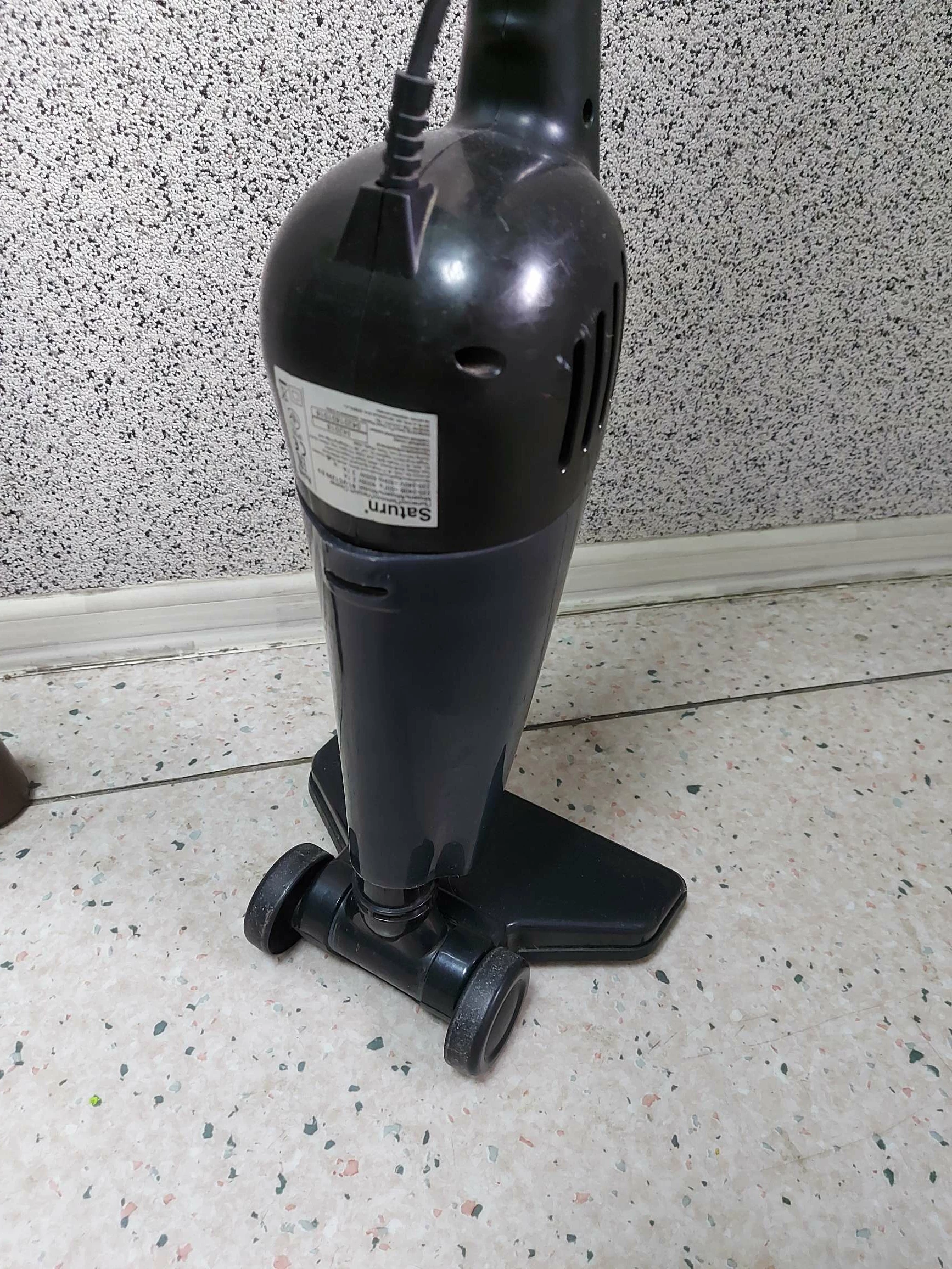 odkurzacz-saturn-600w-kolor-dominujacy-czarny