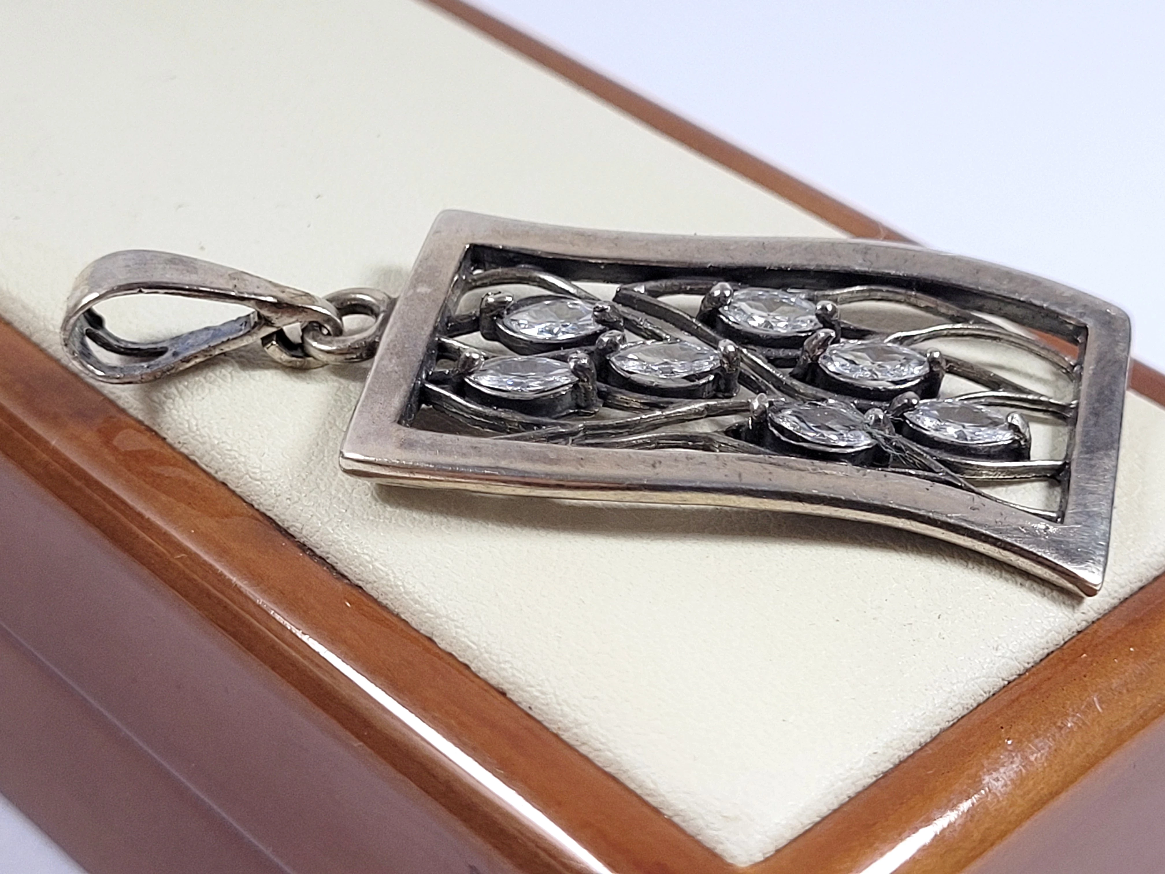 srebrna-zawieszka-z-cyrkoniami-845g-925-material-15835-4