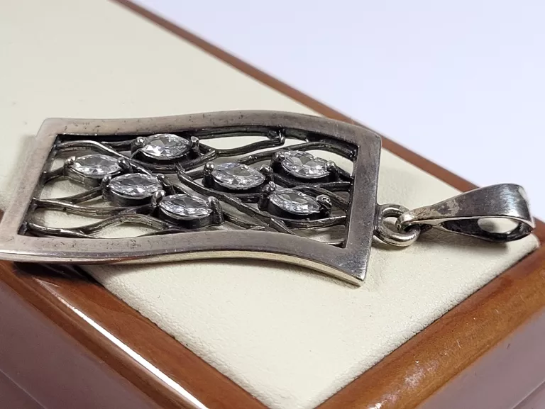 srebrna-zawieszka-z-cyrkoniami-845g-925-rodzaj-2205-2