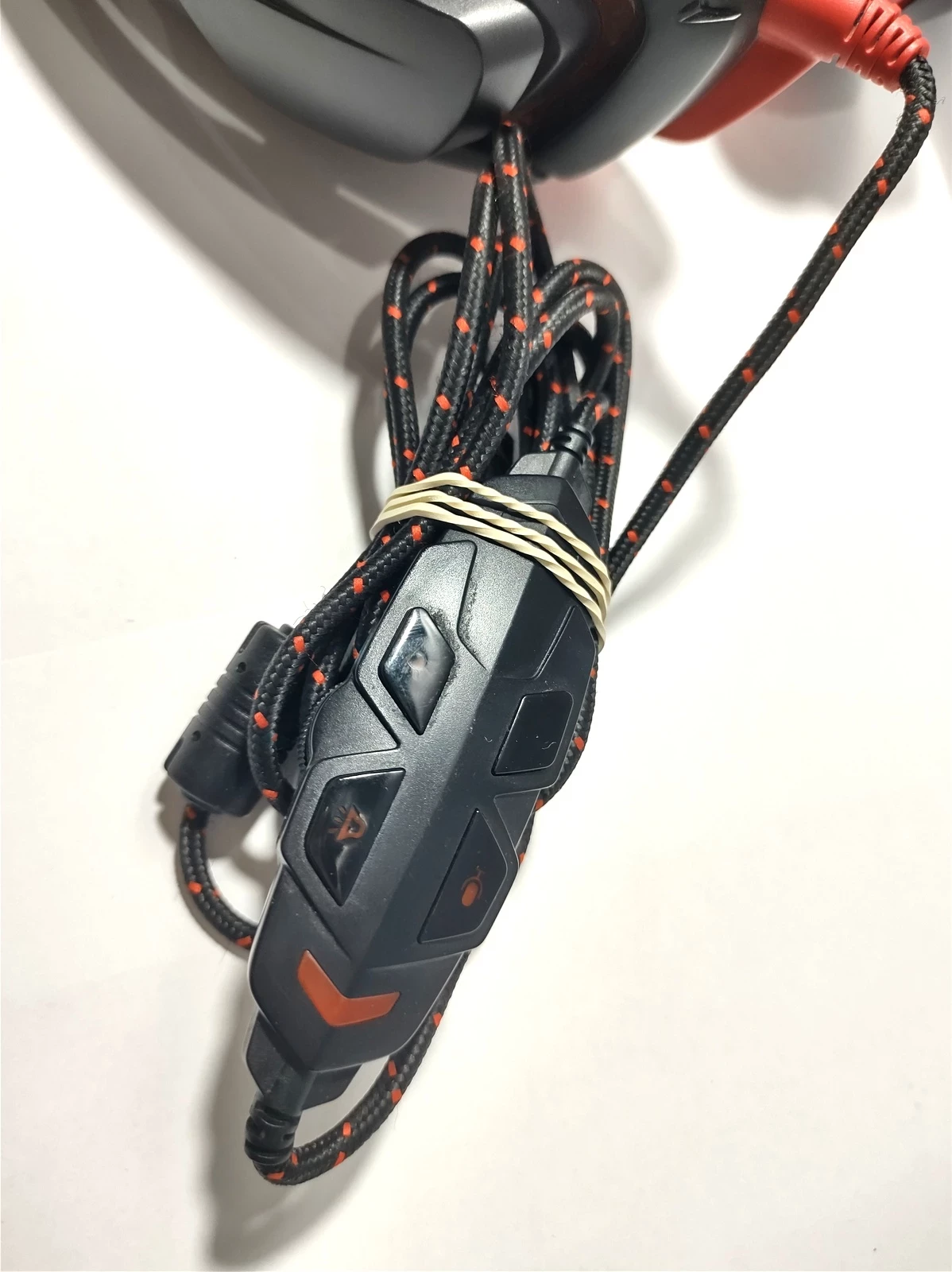 sluchawki-mad-dog-gh701-kolor-dominujacy-czerwony