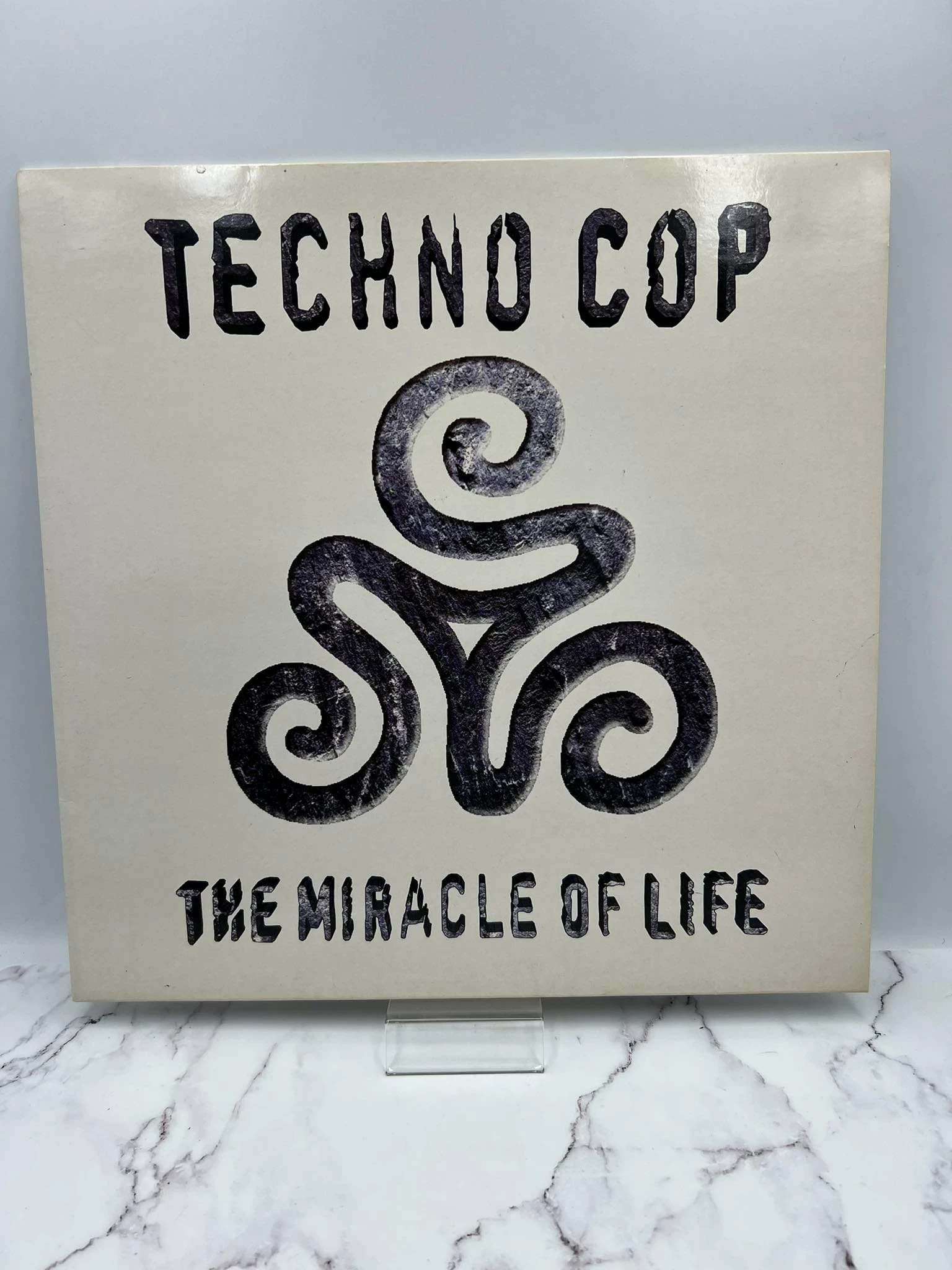 techno-cop-the-miracle-of-life-maxi-sp-12-ean-gtin-743212696417