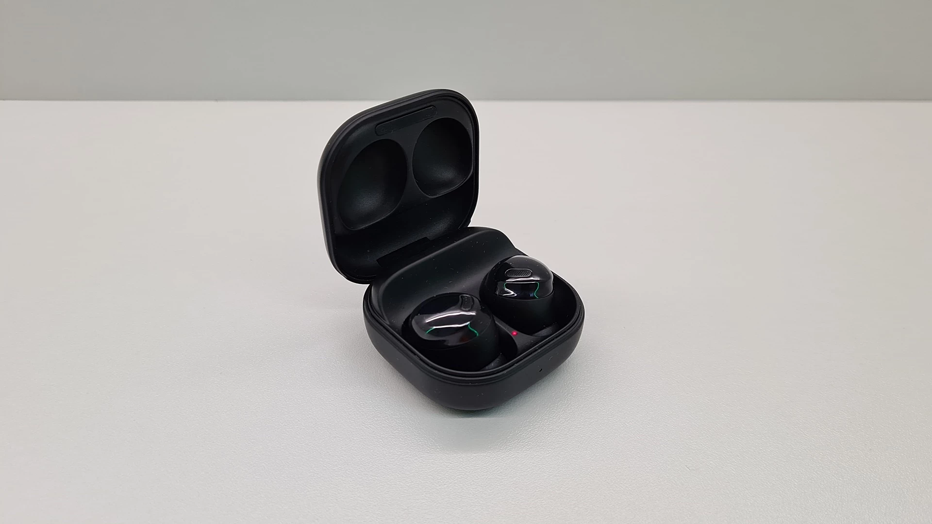 sluchawki-samsung-galaxy-pro-buds-marka-samsung