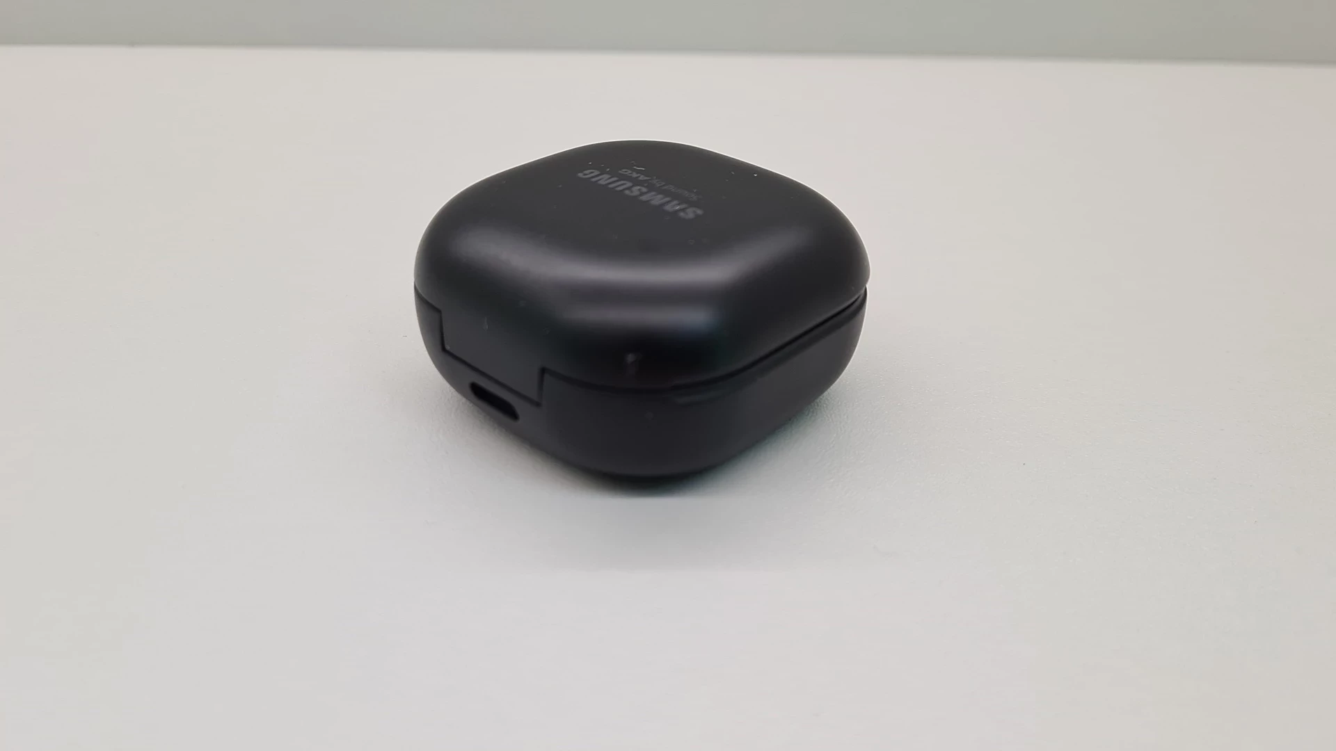 sluchawki-samsung-galaxy-pro-buds-pasmo-przenoszenia-20