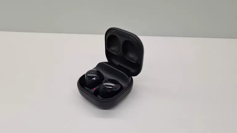 sluchawki-samsung-galaxy-pro-buds-kolor-dominujacy-czarny