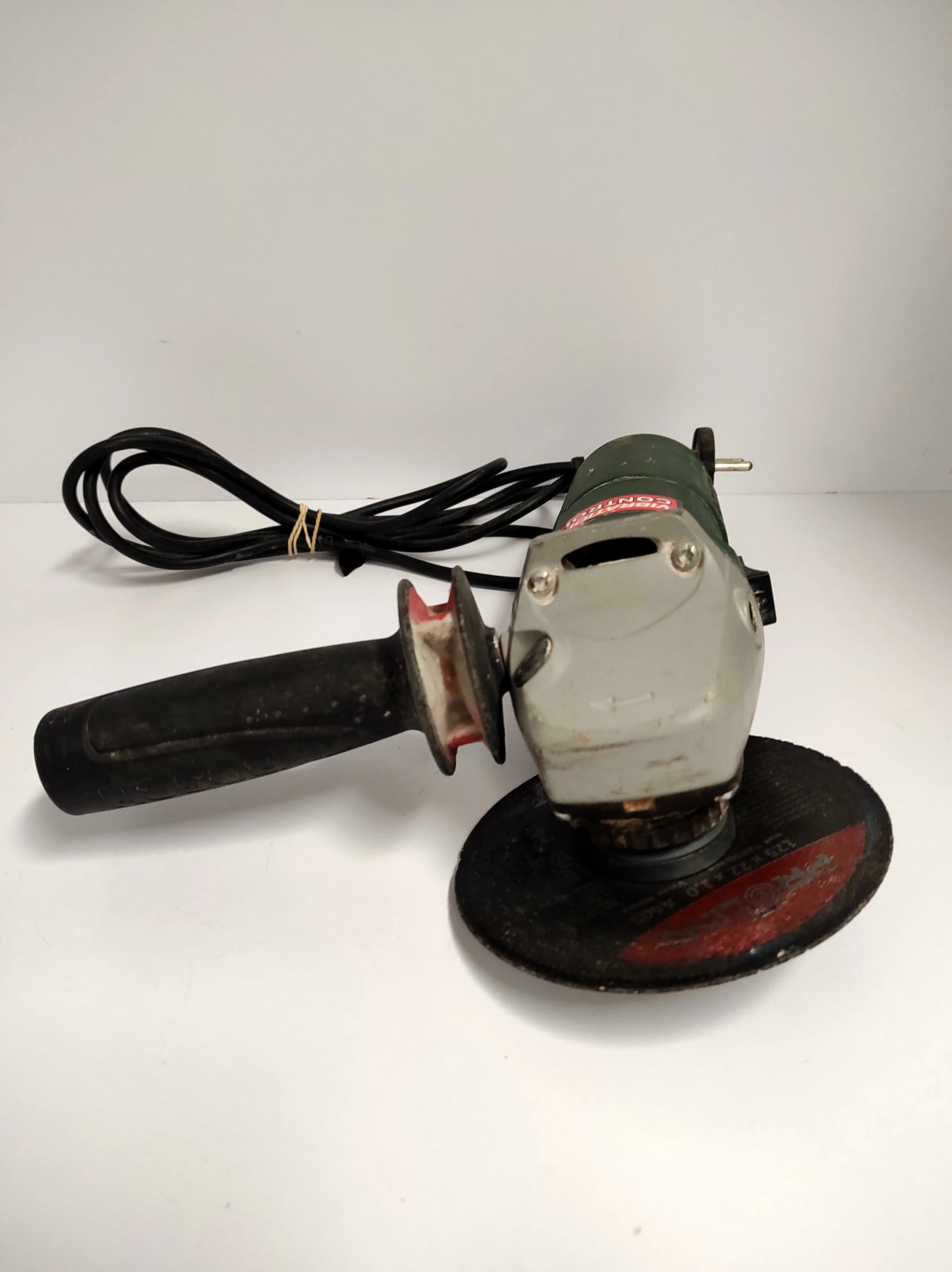 szlifierka-katowa-bosch-pws-600-rodzaj-zasilania-sieciowa