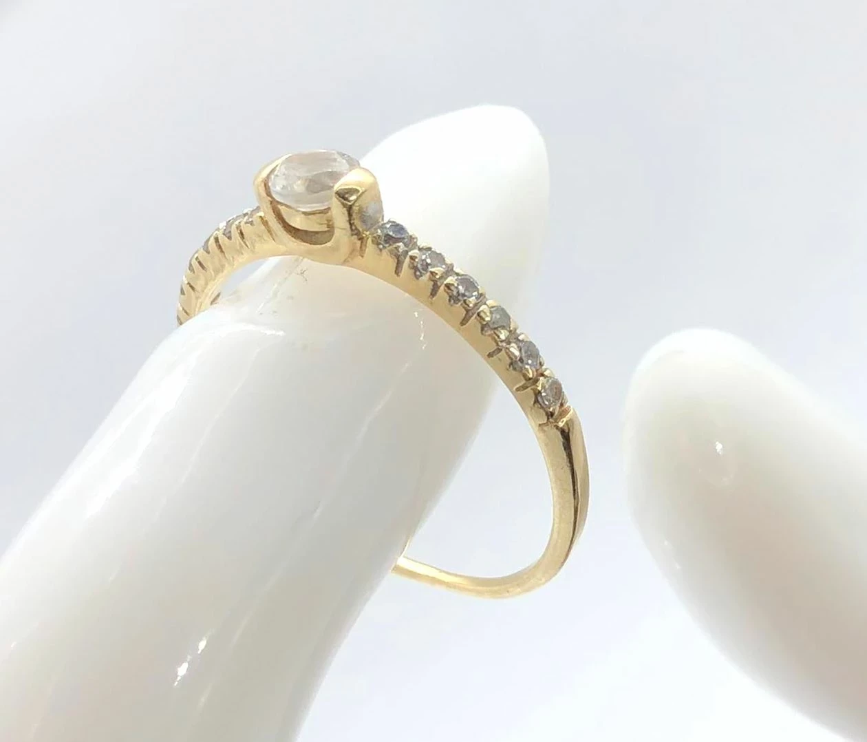 delikatny-zloty-pierscionek-585132gr14-rodzaj-wyrob-jubilerski