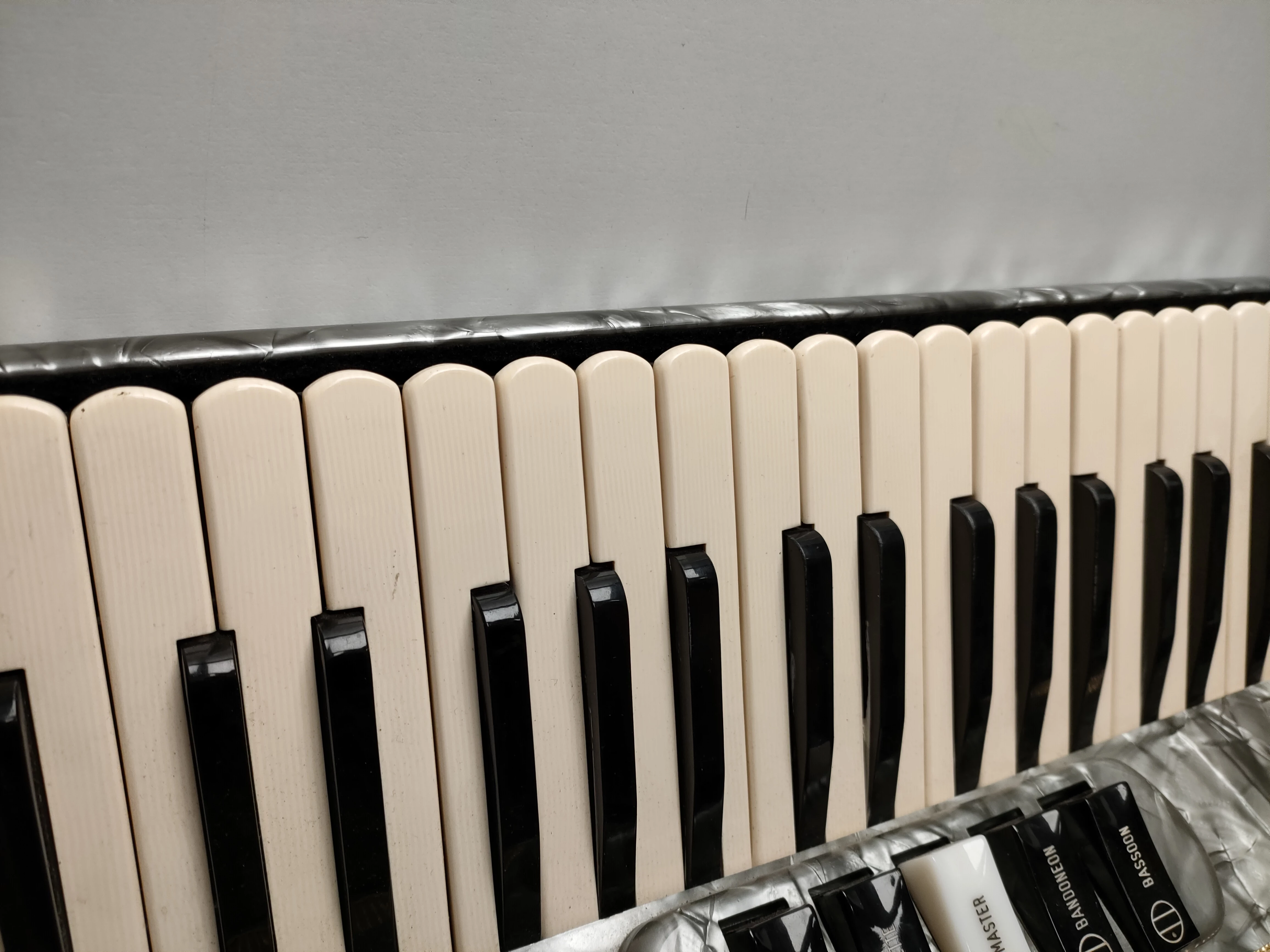 akordeon-sonola-w-pokrowcu-marka-sonata