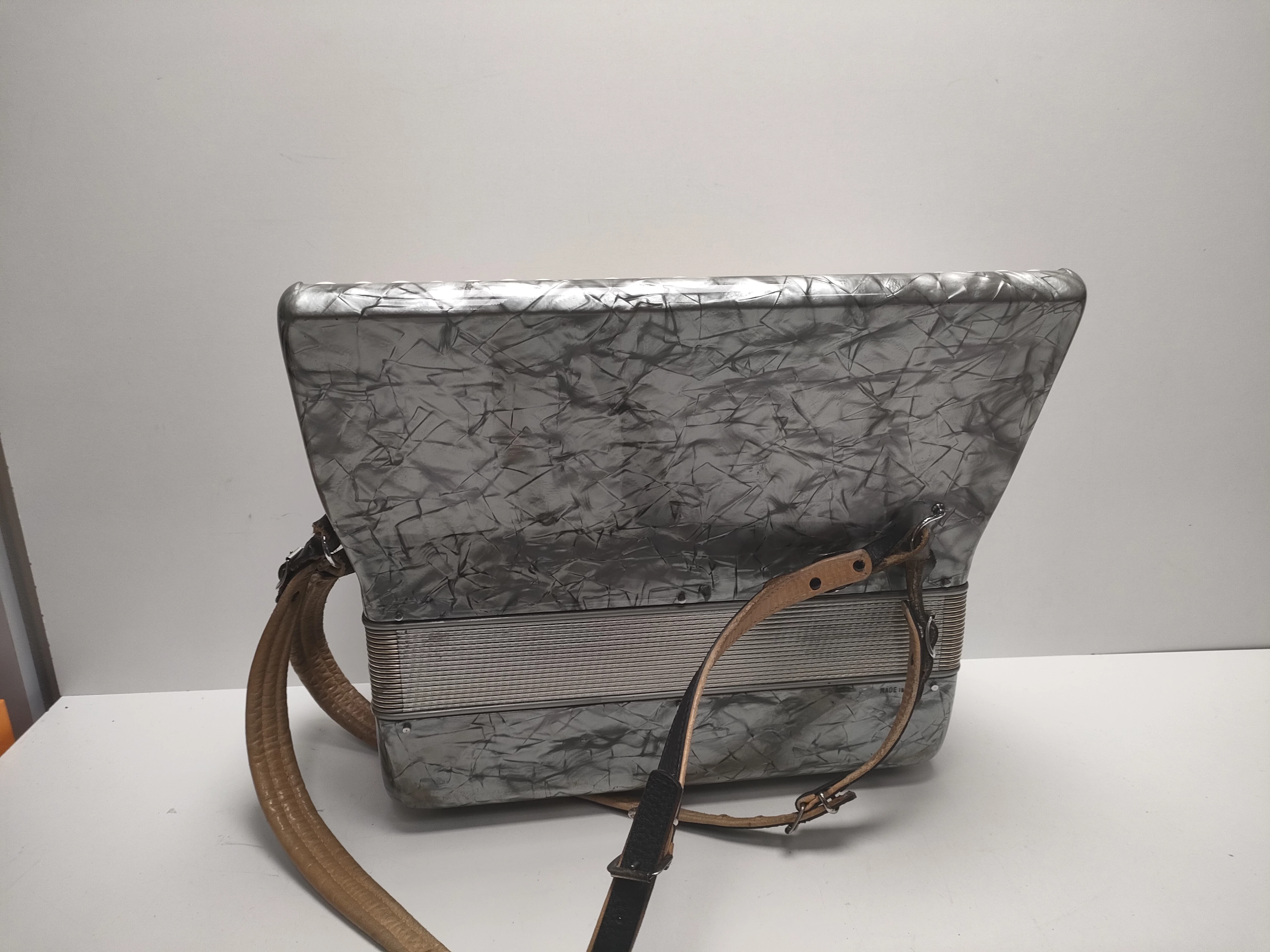 akordeon-sonola-w-pokrowcu-kod-producenta-musette