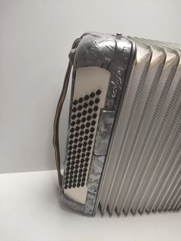 akordeon-sonola-w-pokrowcu-osiedle-teatralne-3u15-krakow