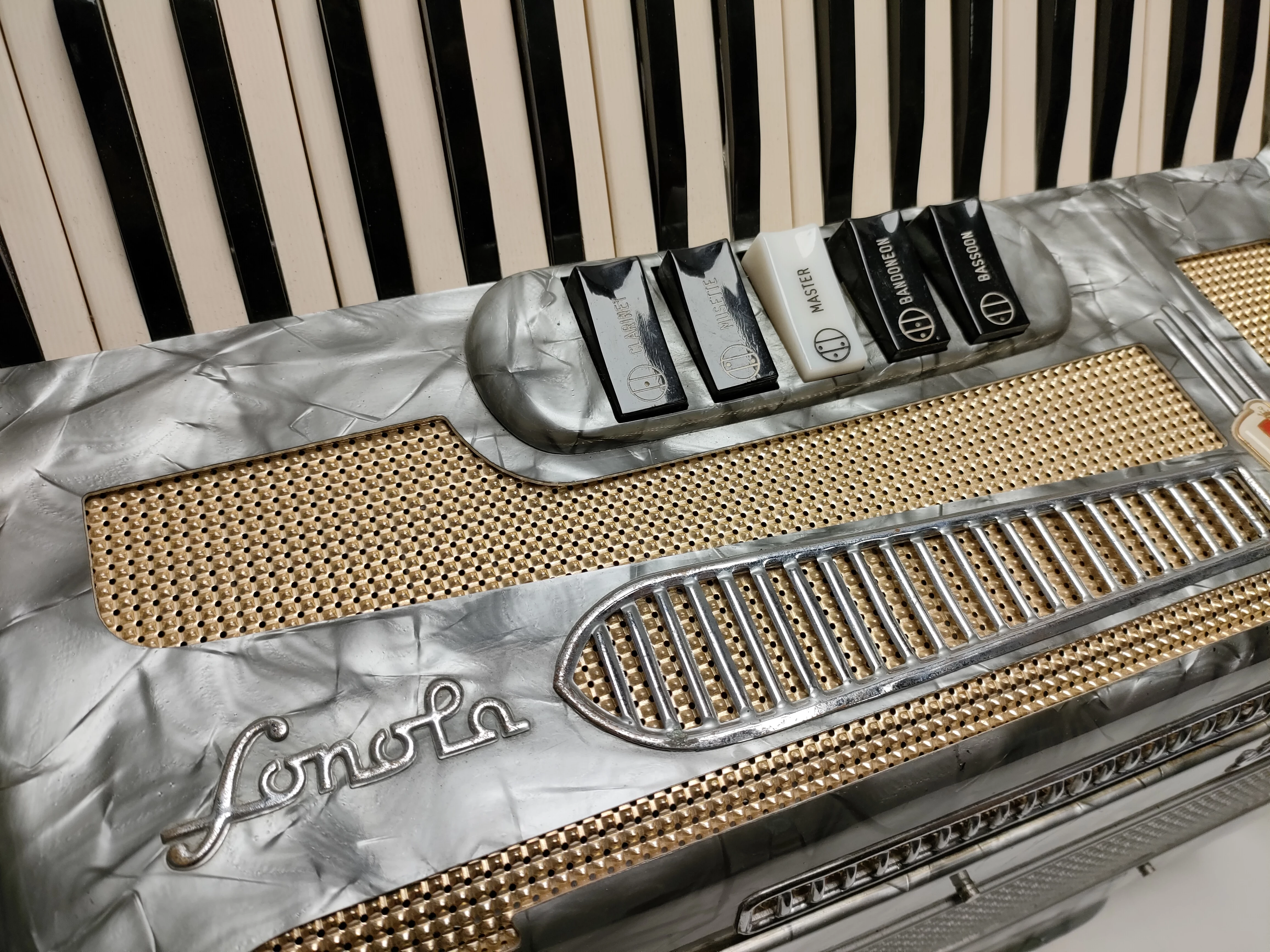 akordeon-sonola-w-pokrowcu-kod-producenta-musette