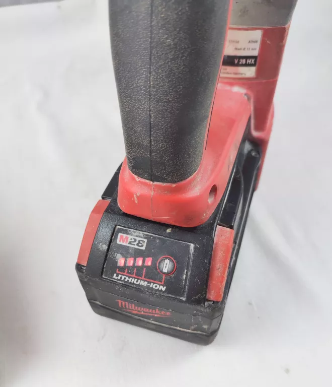MŁOTOWIERTARKA MILWAUKEE V28HX HD 3.0AH 28V AKU