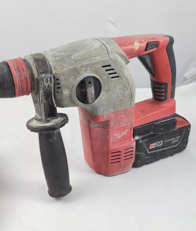MŁOTOWIERTARKA MILWAUKEE V28HX HD 3.0AH 28V AKU