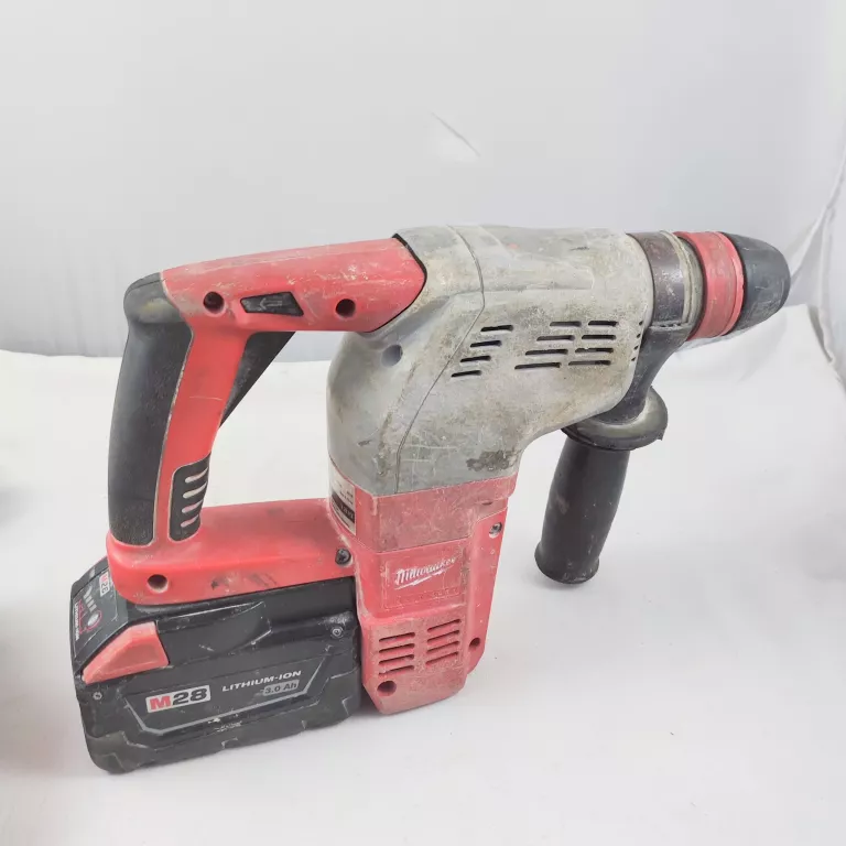 MŁOTOWIERTARKA MILWAUKEE V28HX HD 3.0AH 28V AKU