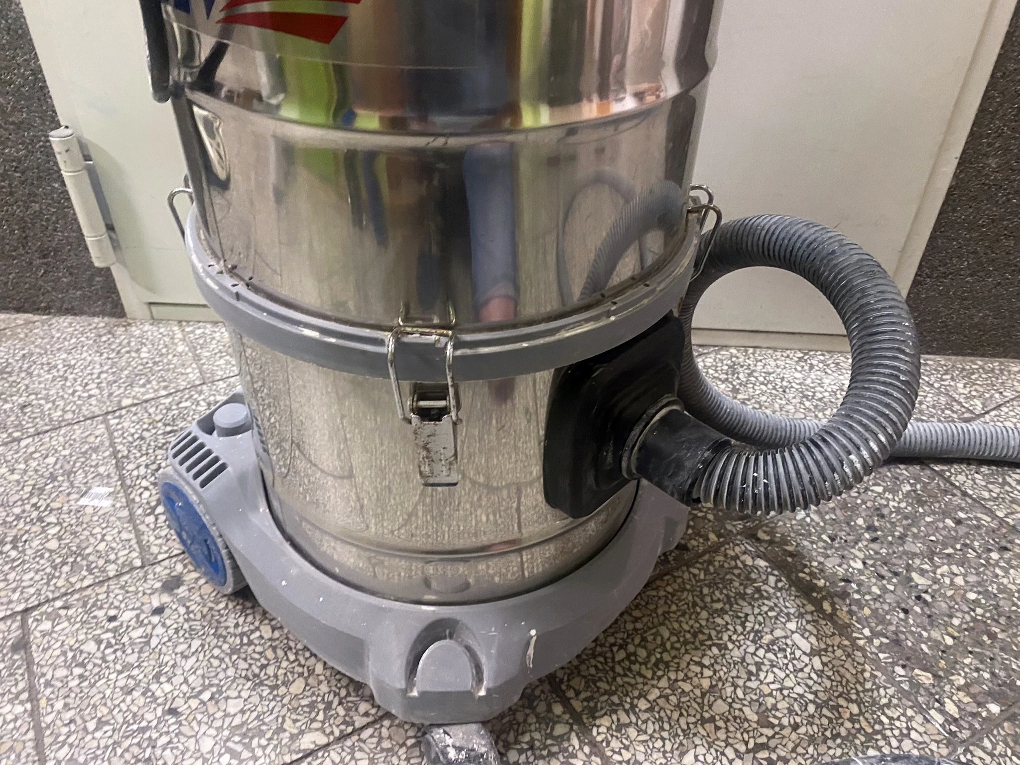 odkurzacz-przemyslowy-dedra-6602-orurowanie-kod-producenta-ded6602