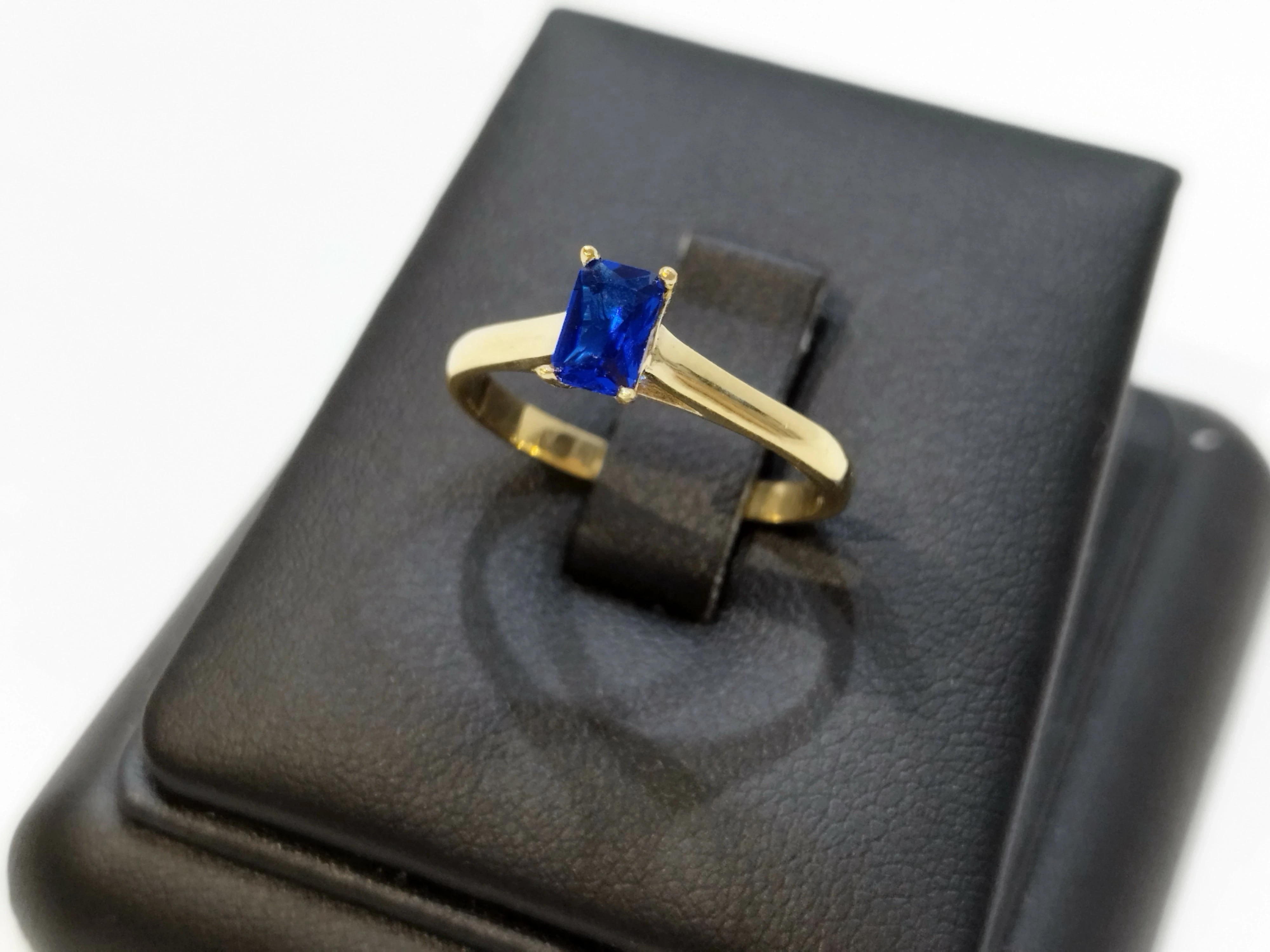 pierscionek-niebieskie-oczko-585-269g-r19-rodzaj-2205-2