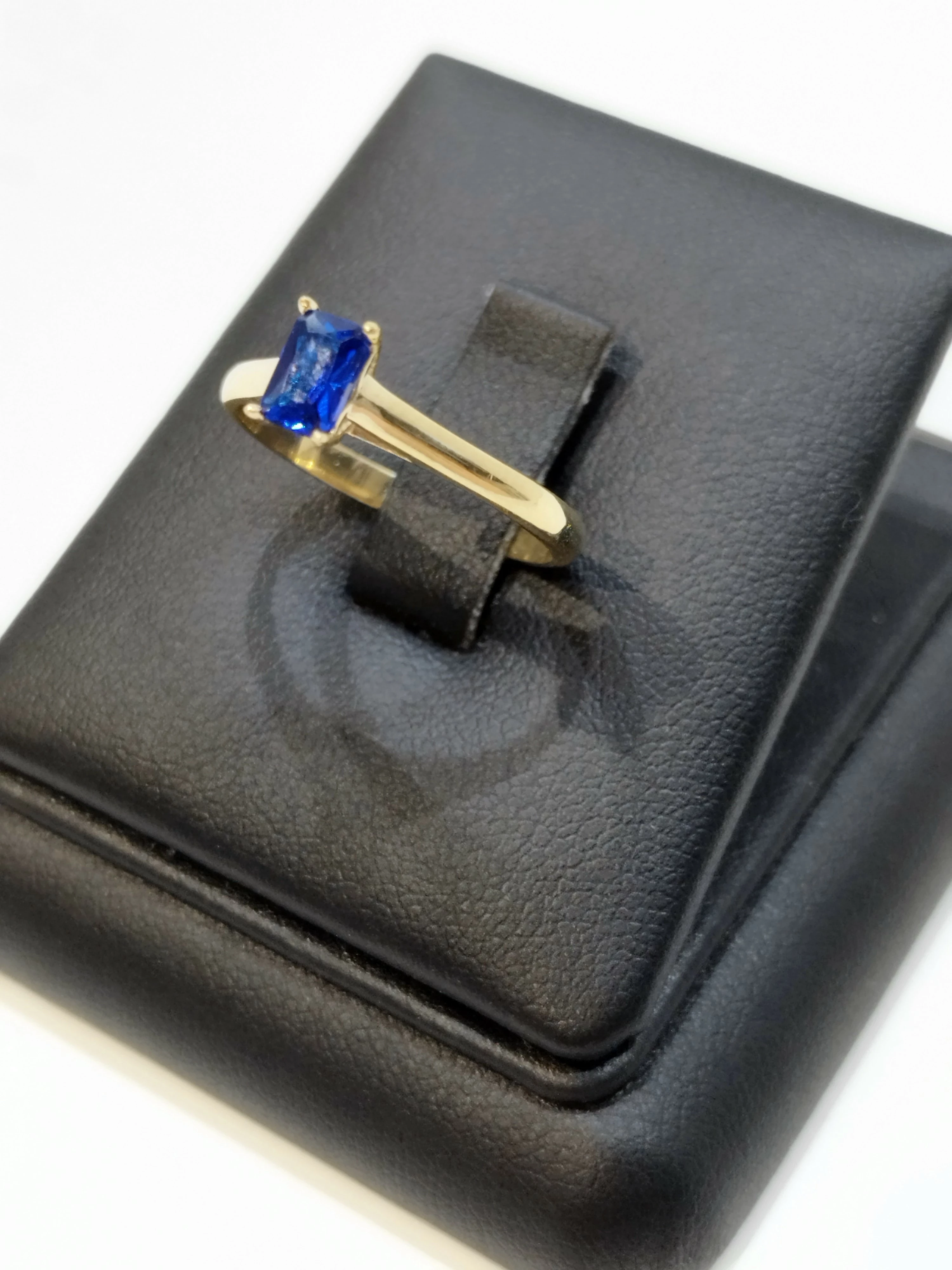 pierscionek-niebieskie-oczko-585-269g-r19-ean-gtin-5905868206203