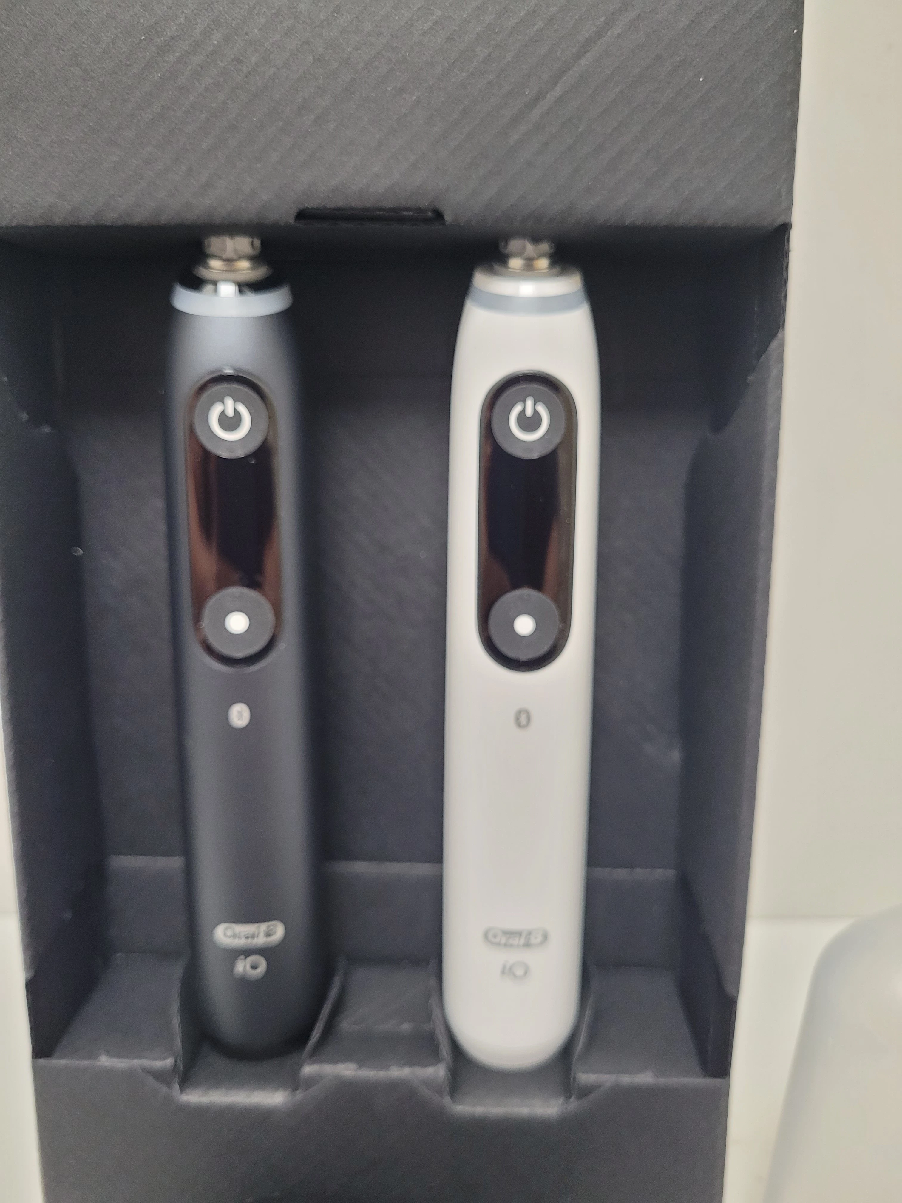 oral-b-io-8-duo-zestaw-2-elektrycznych-szczotecze-kolor-dominujacy-wielokolorowy