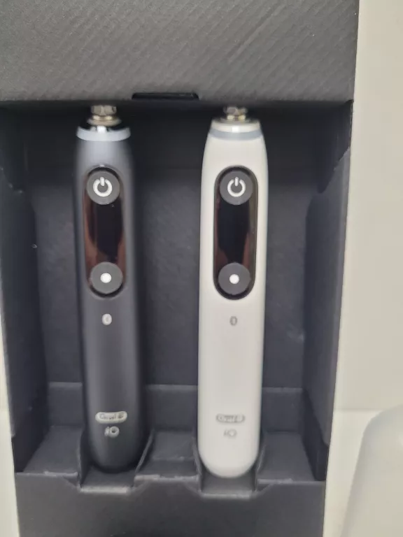 oral-b-io-8-duo-zestaw-2-elektrycznych-szczotecze-kolor-dominujacy-wielokolorowy