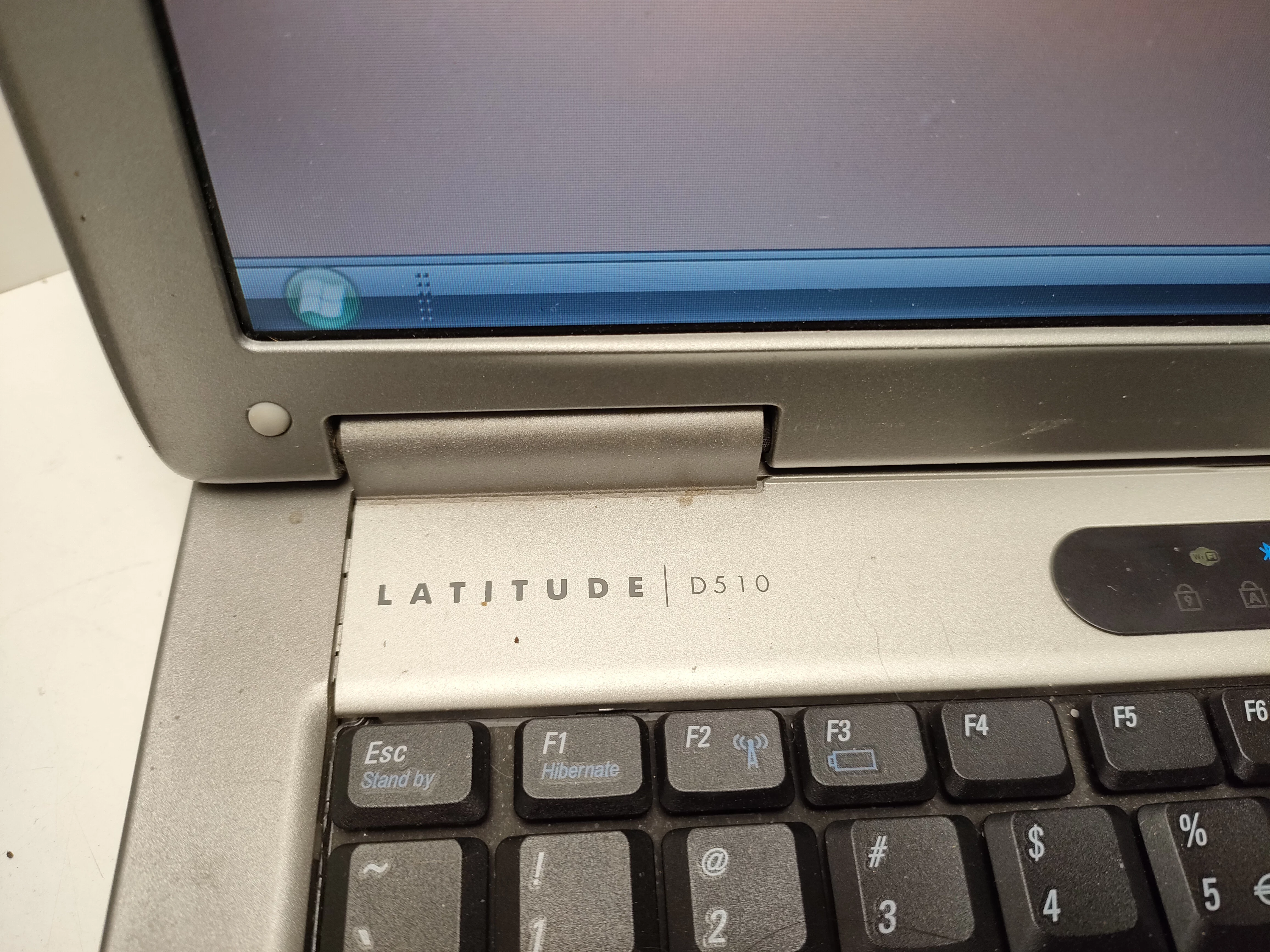 laptop-dell-latitude-d510-40gb-hdd-1gb-ram-liczba-rdzeni-procesora-1