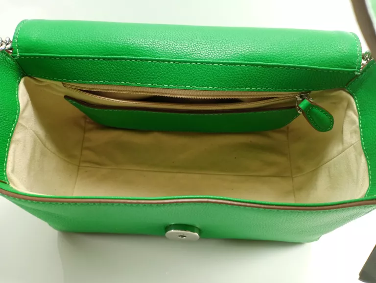 torebka-pinko-zielona-plec-produkt-damski