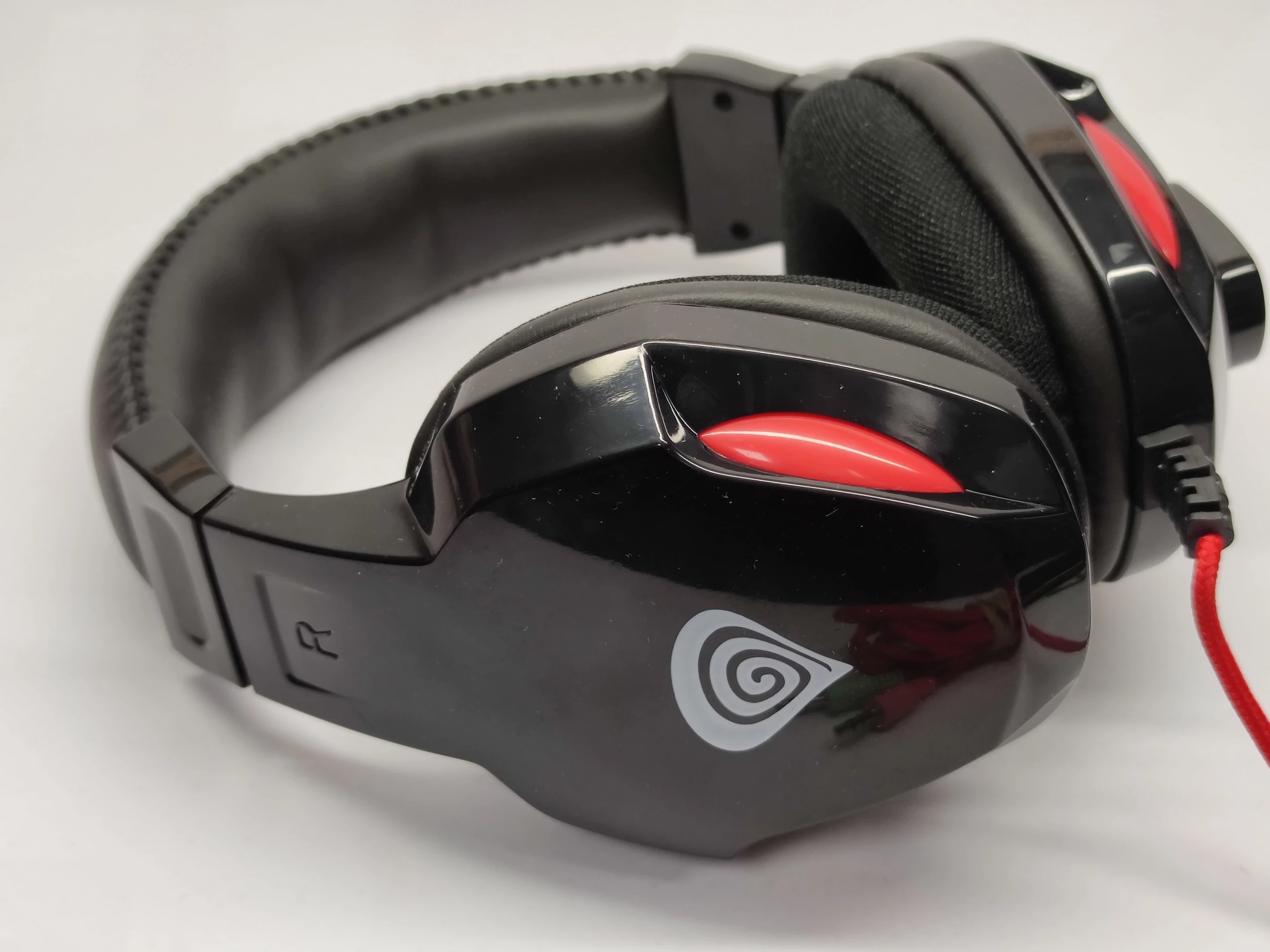 sluchawki-genesis-argon-120-rodzaj-sluchawek-nauszne