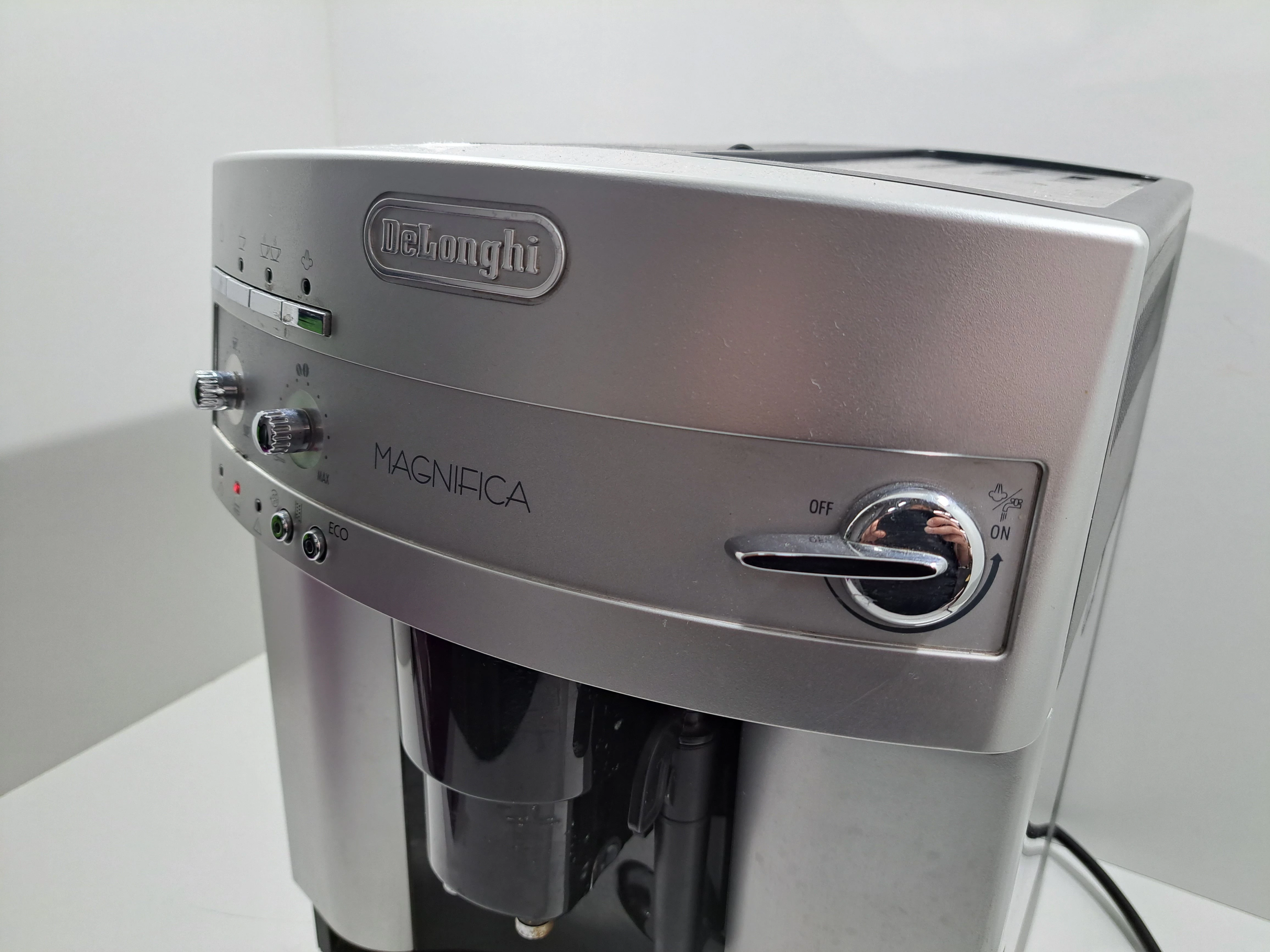 ekspres-cisnieniowy-delonghi-magnifica-esam-3200-stan-uzywany