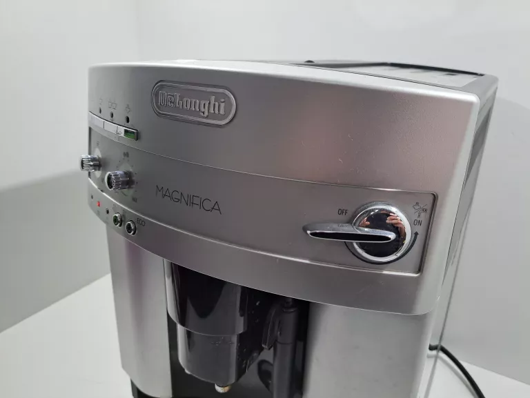 EKSPRES CIŚNIENIOWY DELONGHI MAGNIFICA ESAM 3200.