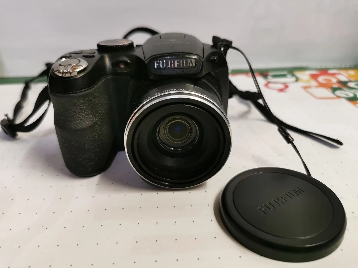 aparat-fujifilm-finepix-s2950-14-mpix-torba-rozdzielczosc-14