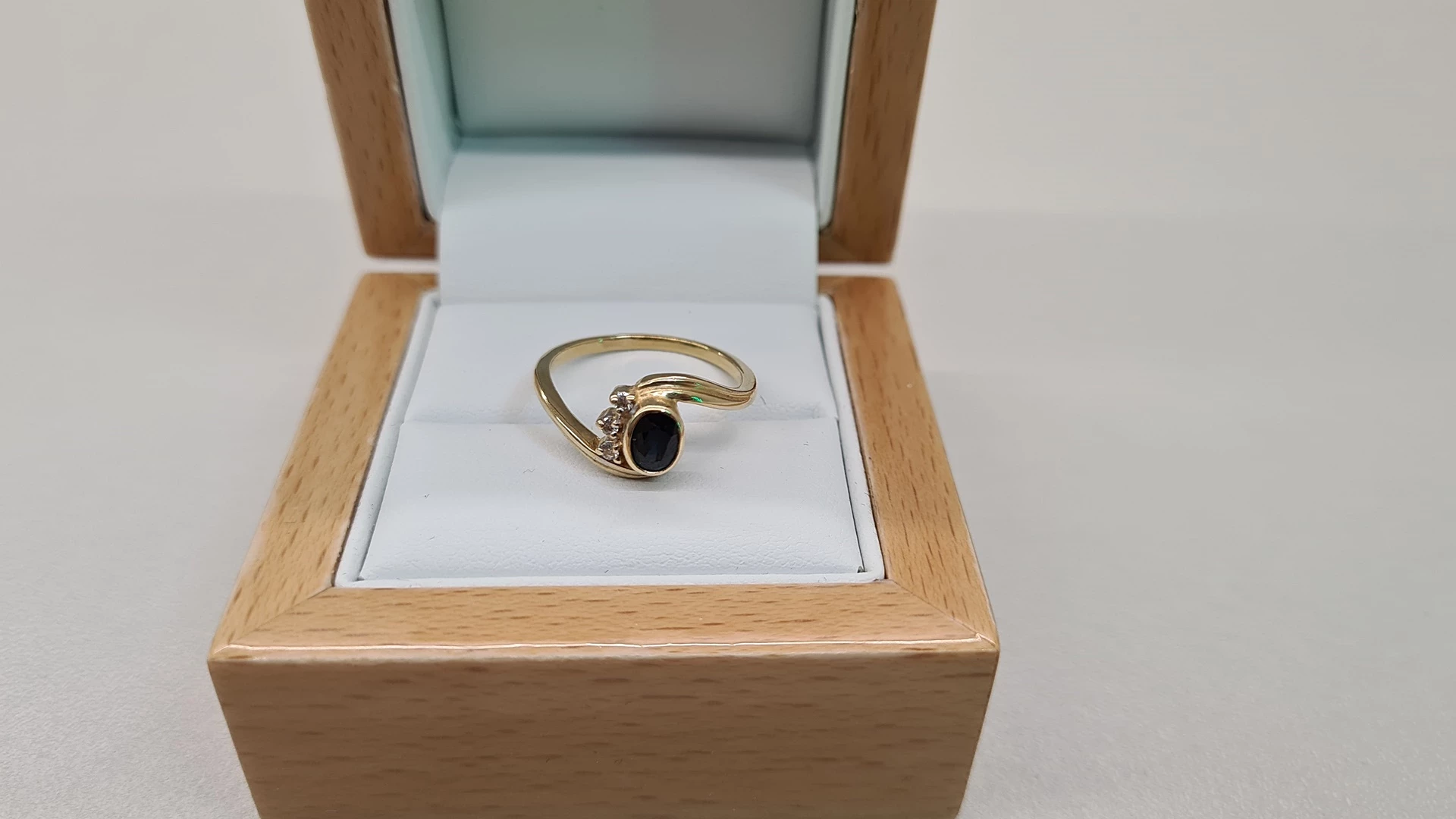 zloty-pierscionek-z-brylantami-283-g-585-kamien-17088-8