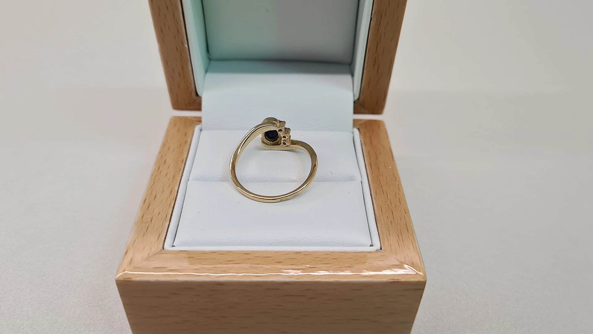 zloty-pierscionek-z-brylantami-283-g-585-marka-248811-958954