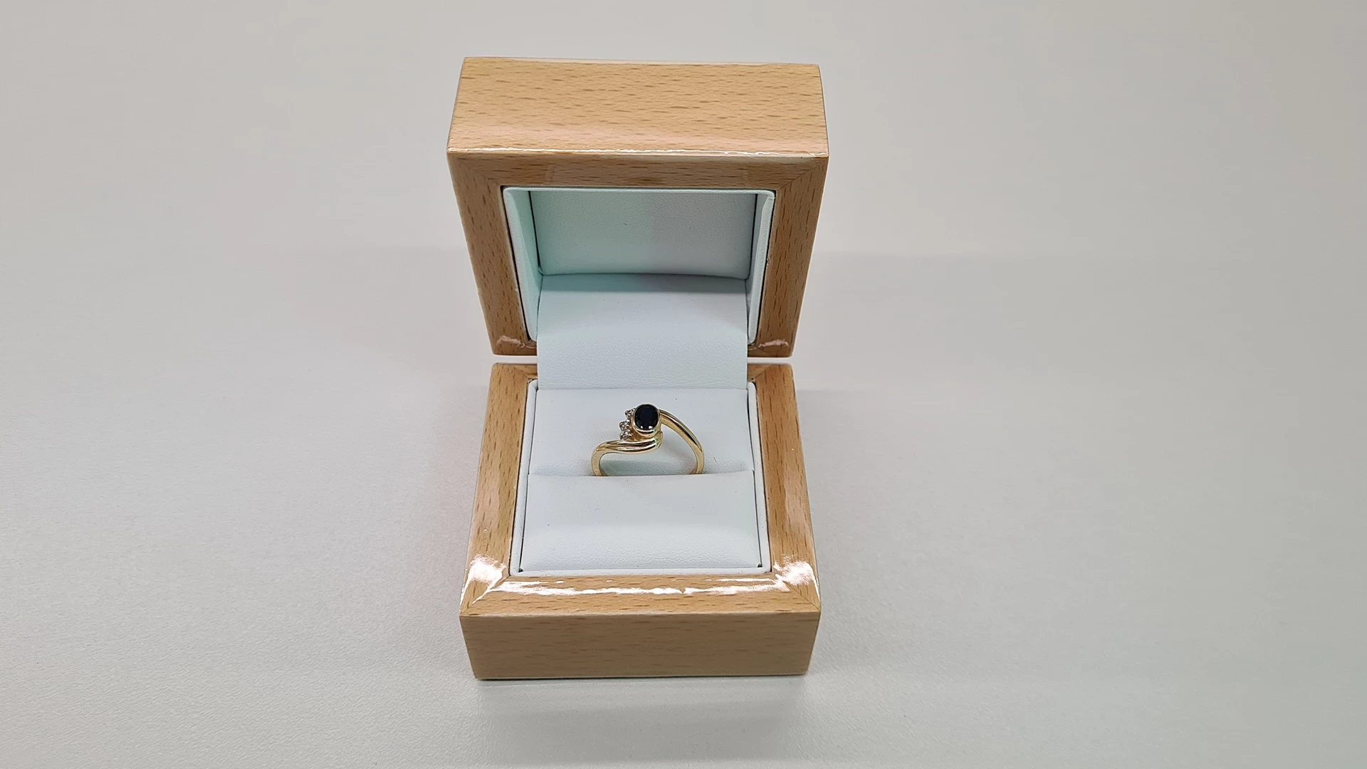 zloty-pierscionek-z-brylantami-283-g-585-rodzaj-2205-2