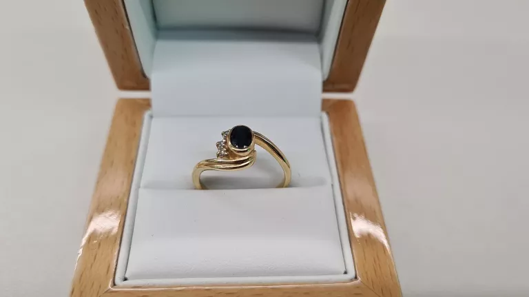 zloty-pierscionek-z-brylantami-283-g-585-material-15835-1