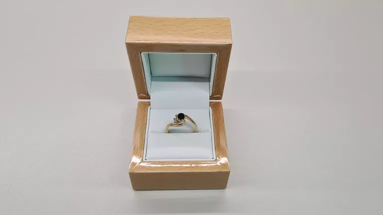 zloty-pierscionek-z-brylantami-283-g-585-rodzaj-2205-2