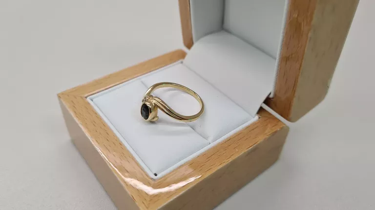 zloty-pierscionek-z-brylantami-283-g-585-waga-283