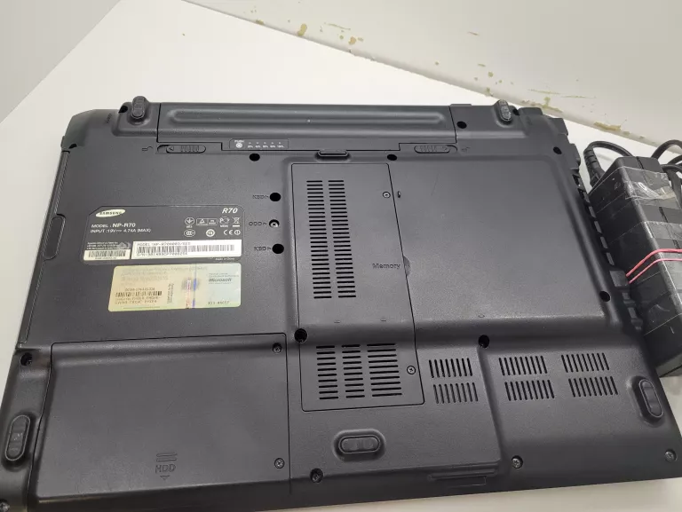 LAPTOP SAMSUNG R70 + ŁAD KLEJONA