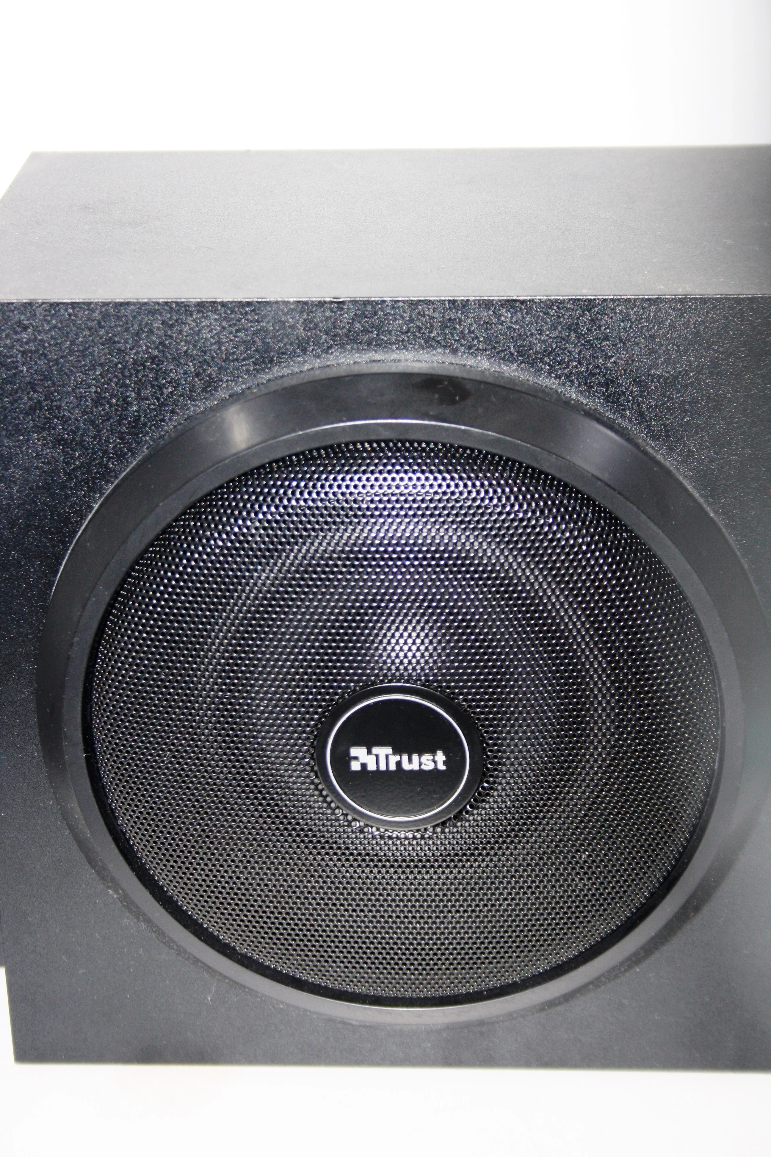 zestaw-glosnikow-21-trust-23696-12-w-czarny-stan-uzywany